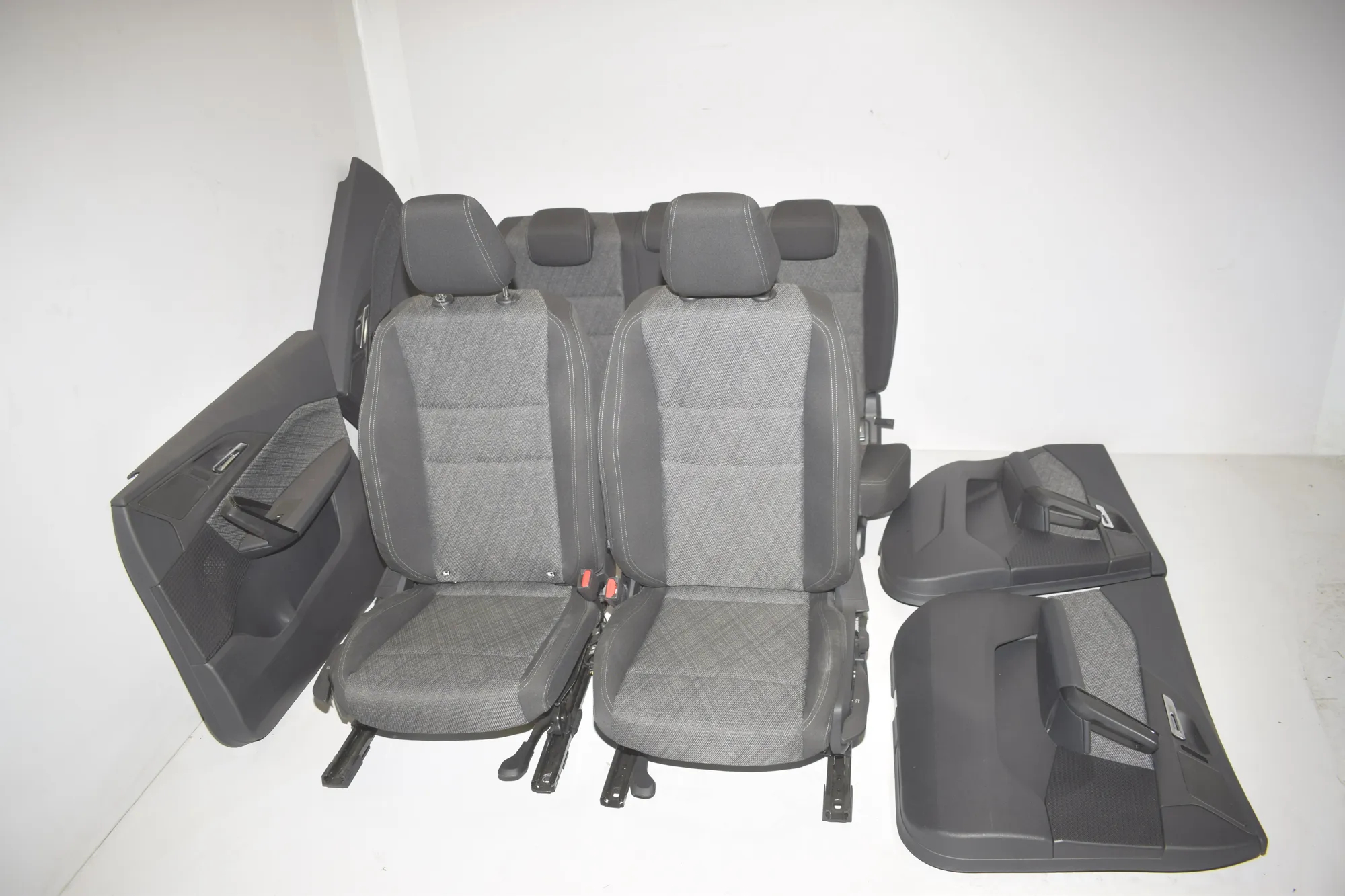 Seat set · BMW X1 (U11) (2022 - -) BMW X1 (U11) sDrive 18 i 2024 – 4