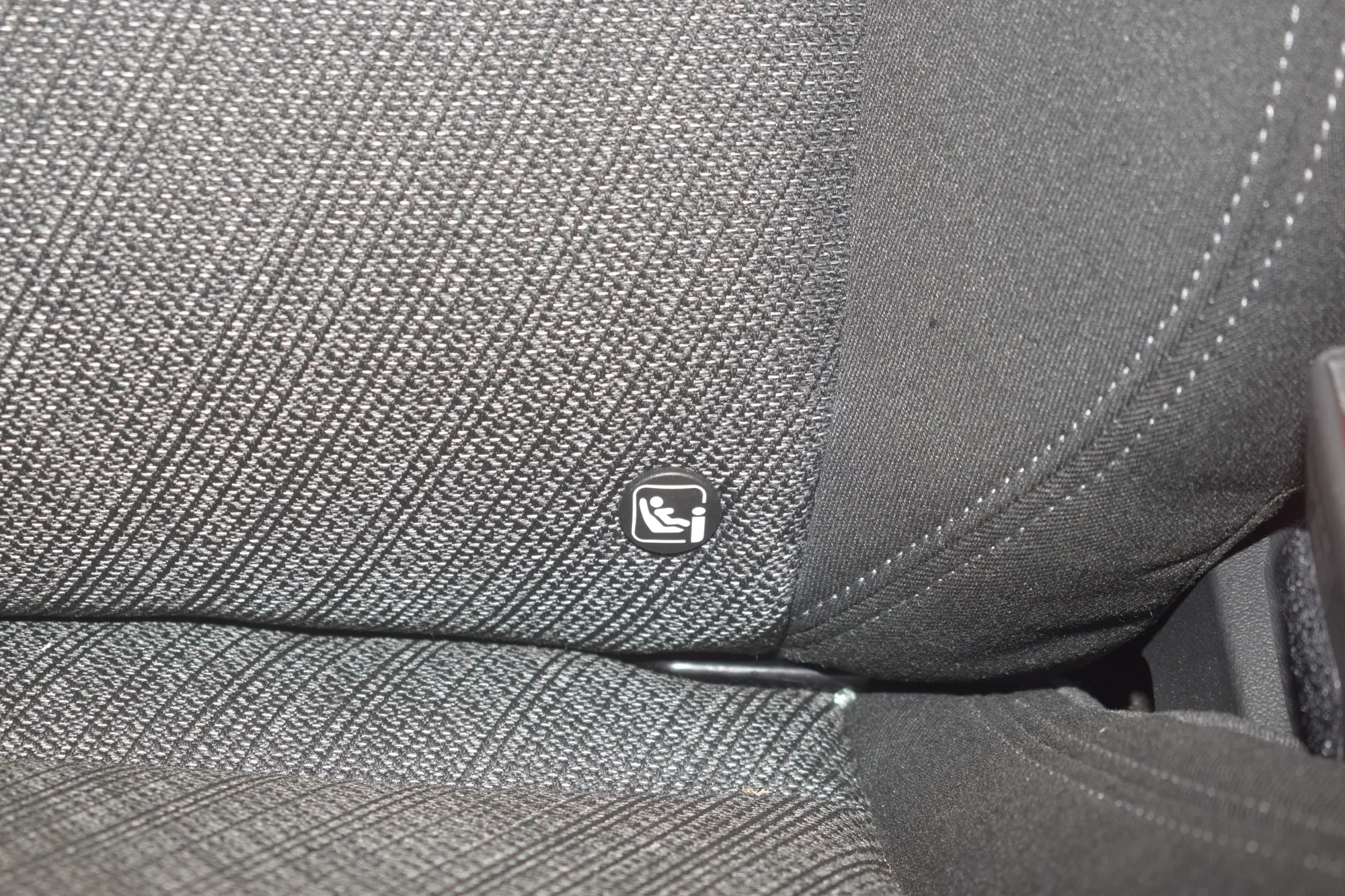 Seat set · BMW X1 (U11) (2022 - -) BMW X1 (U11) sDrive 18 i 2024 – 16