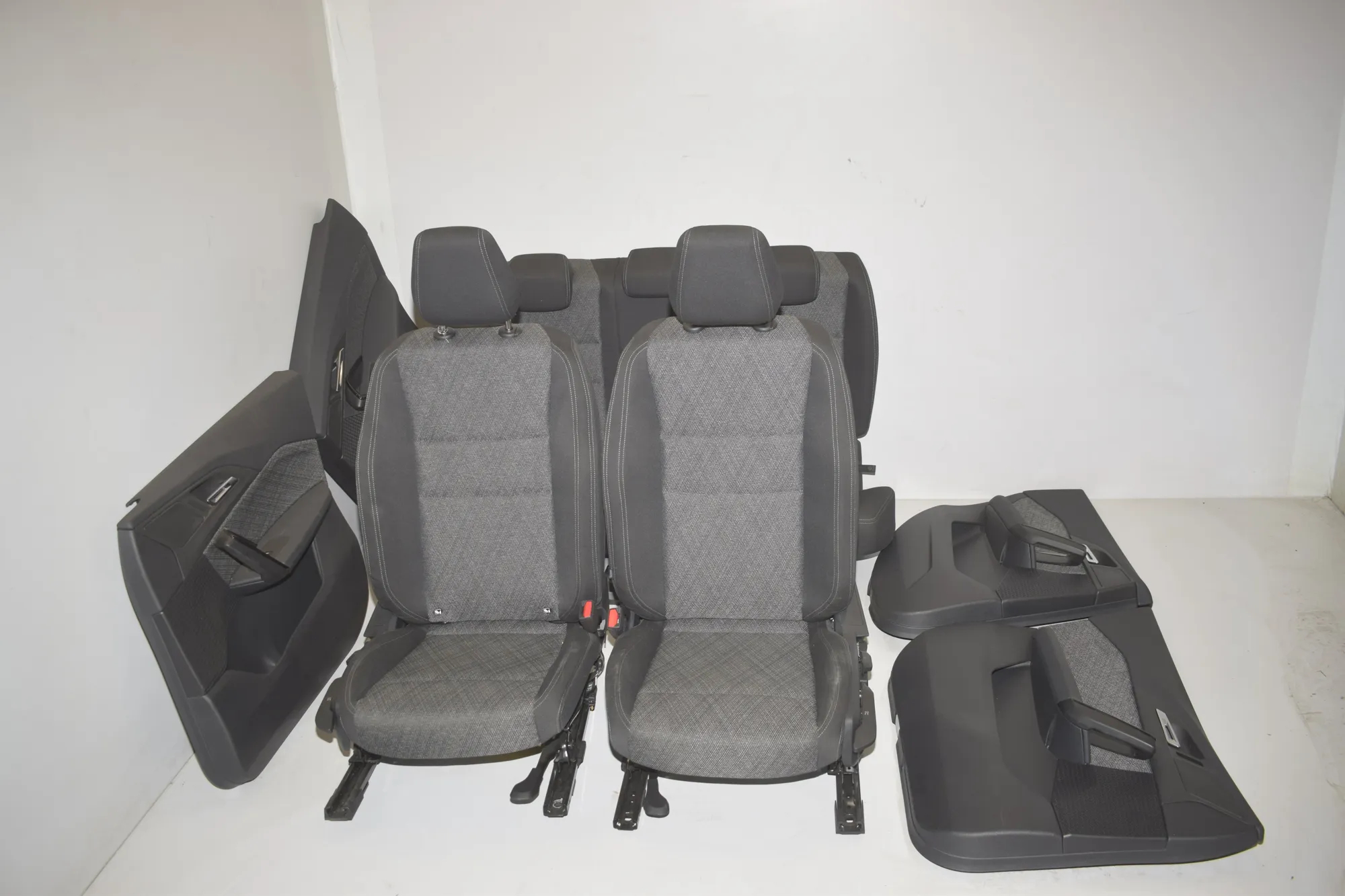 Seat set · BMW X1 (U11) (2022 - -) BMW X1 (U11) sDrive 18 i 2024 – 3