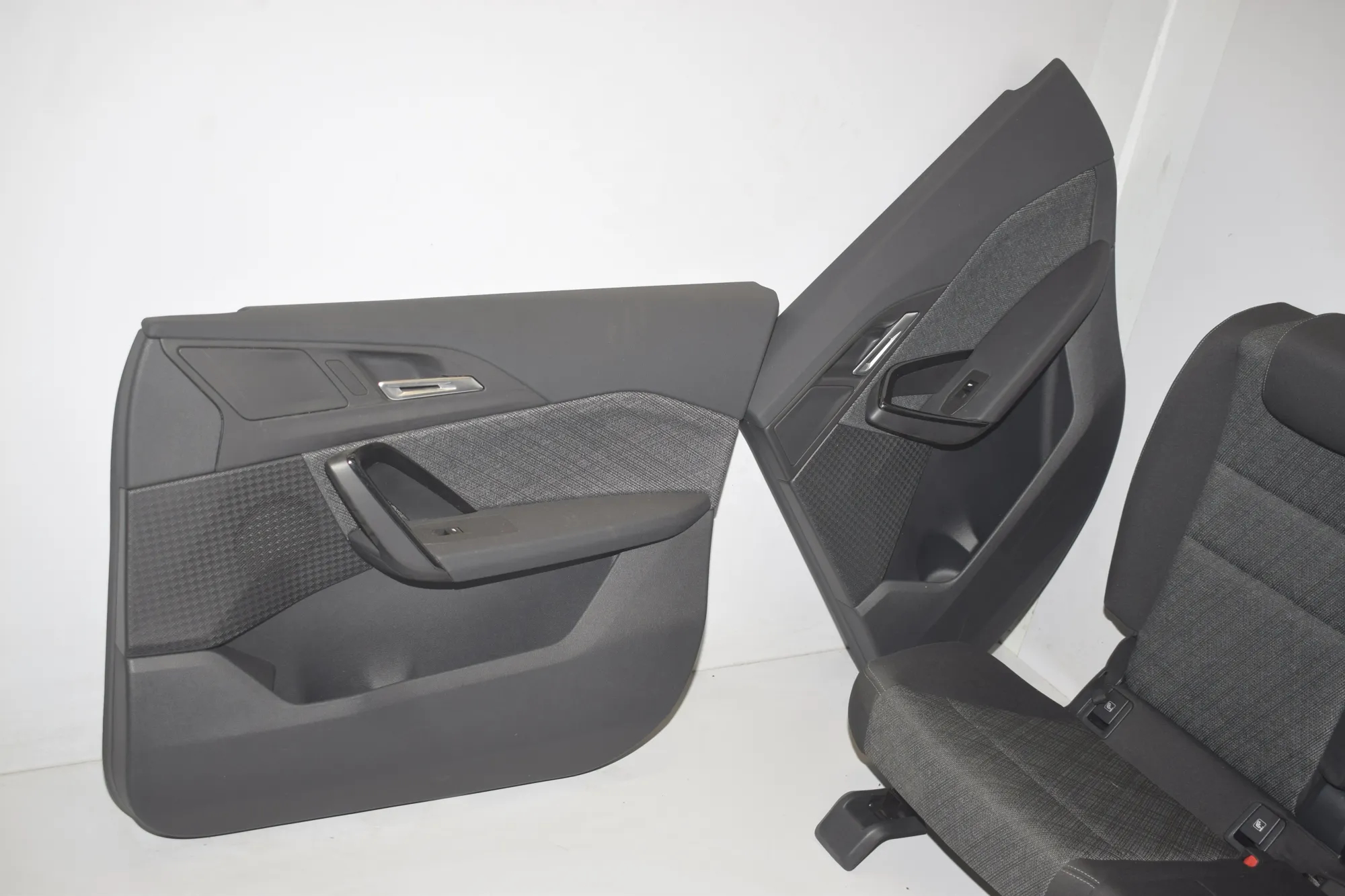 Seat set · BMW X1 (U11) (2022 - -) BMW X1 (U11) sDrive 18 i 2024 – 10