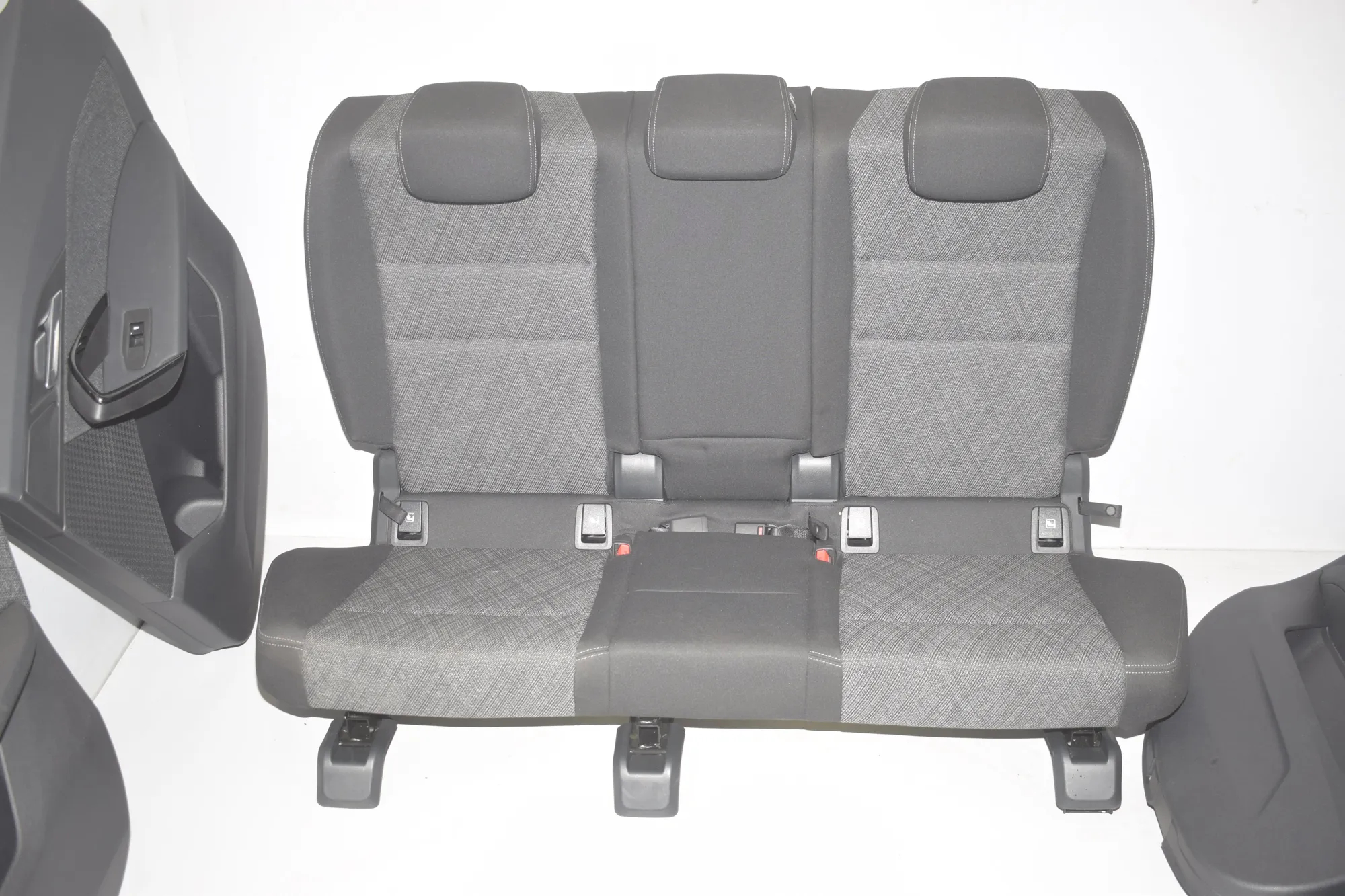 Seat set · BMW X1 (U11) (2022 - -) BMW X1 (U11) sDrive 18 i 2024 – 9
