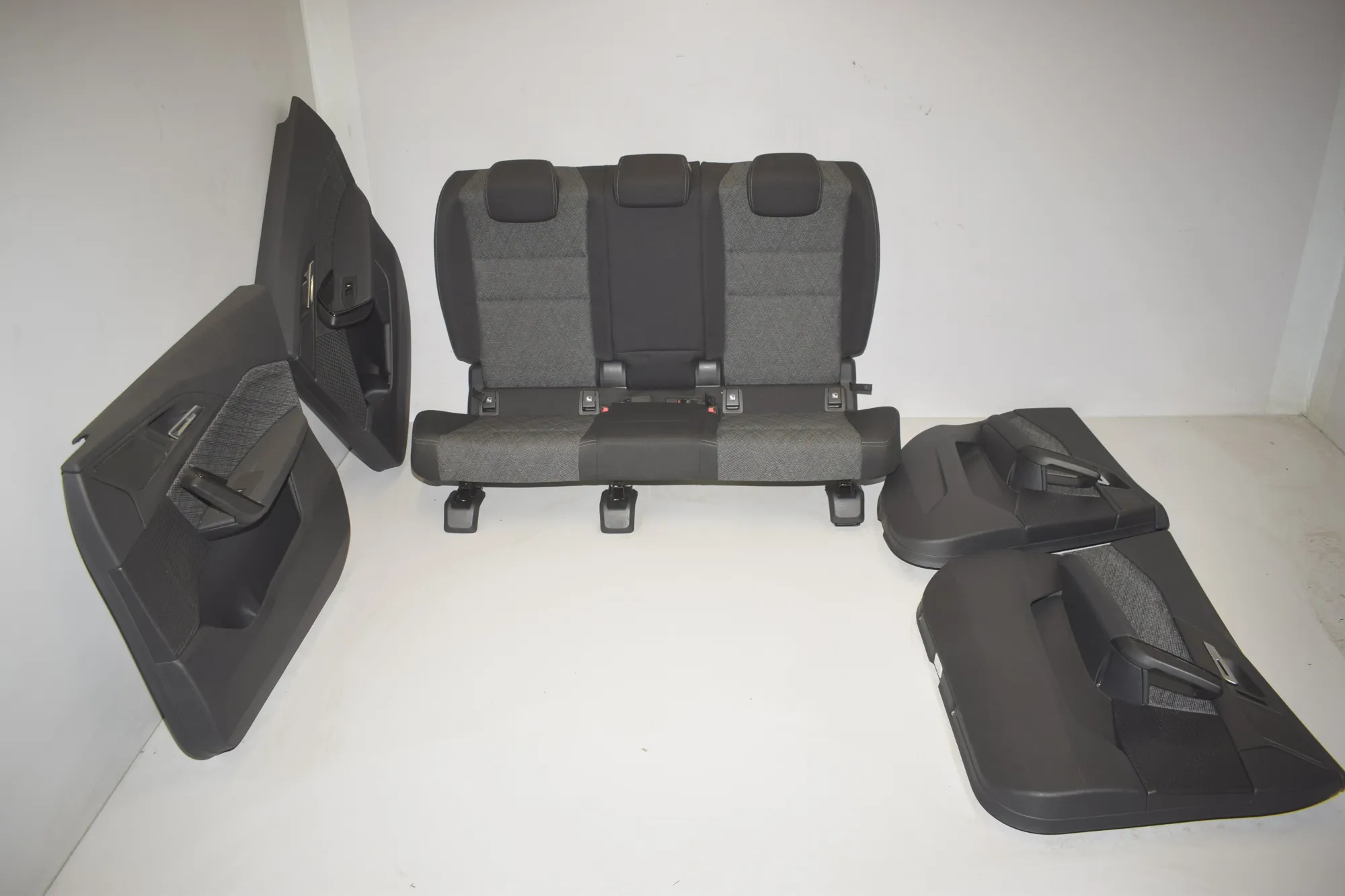 Seat set · BMW X1 (U11) (2022 - -) BMW X1 (U11) sDrive 18 i 2024 – 7