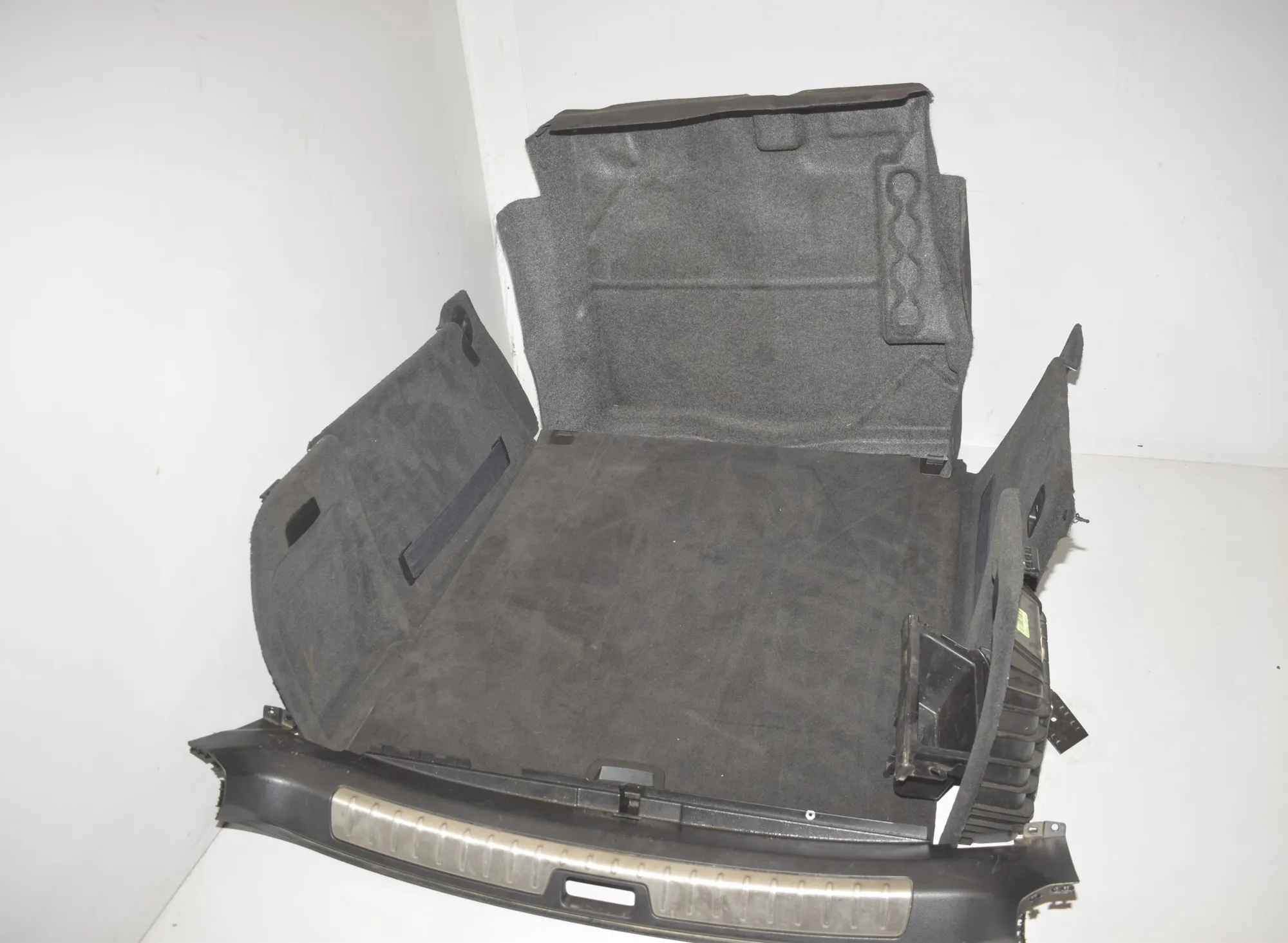 Trunk Trim Kit – OEM 9000577 · BMW X6 (E71, E72) M 50 d 2014 – 3