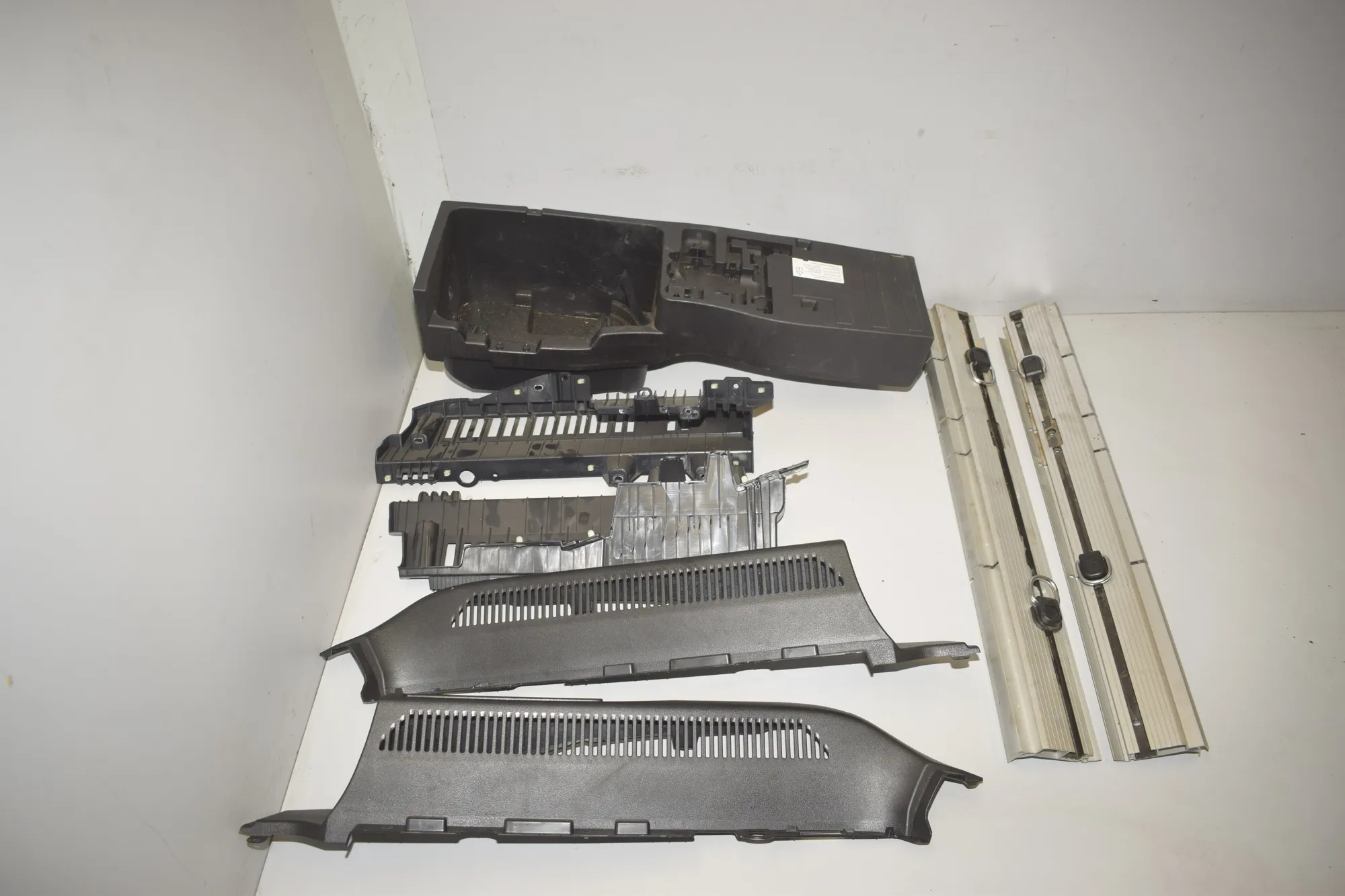 Trunk Trim Kit – OEM 9000577 · BMW X6 (E71, E72) M 50 d 2014 – 8