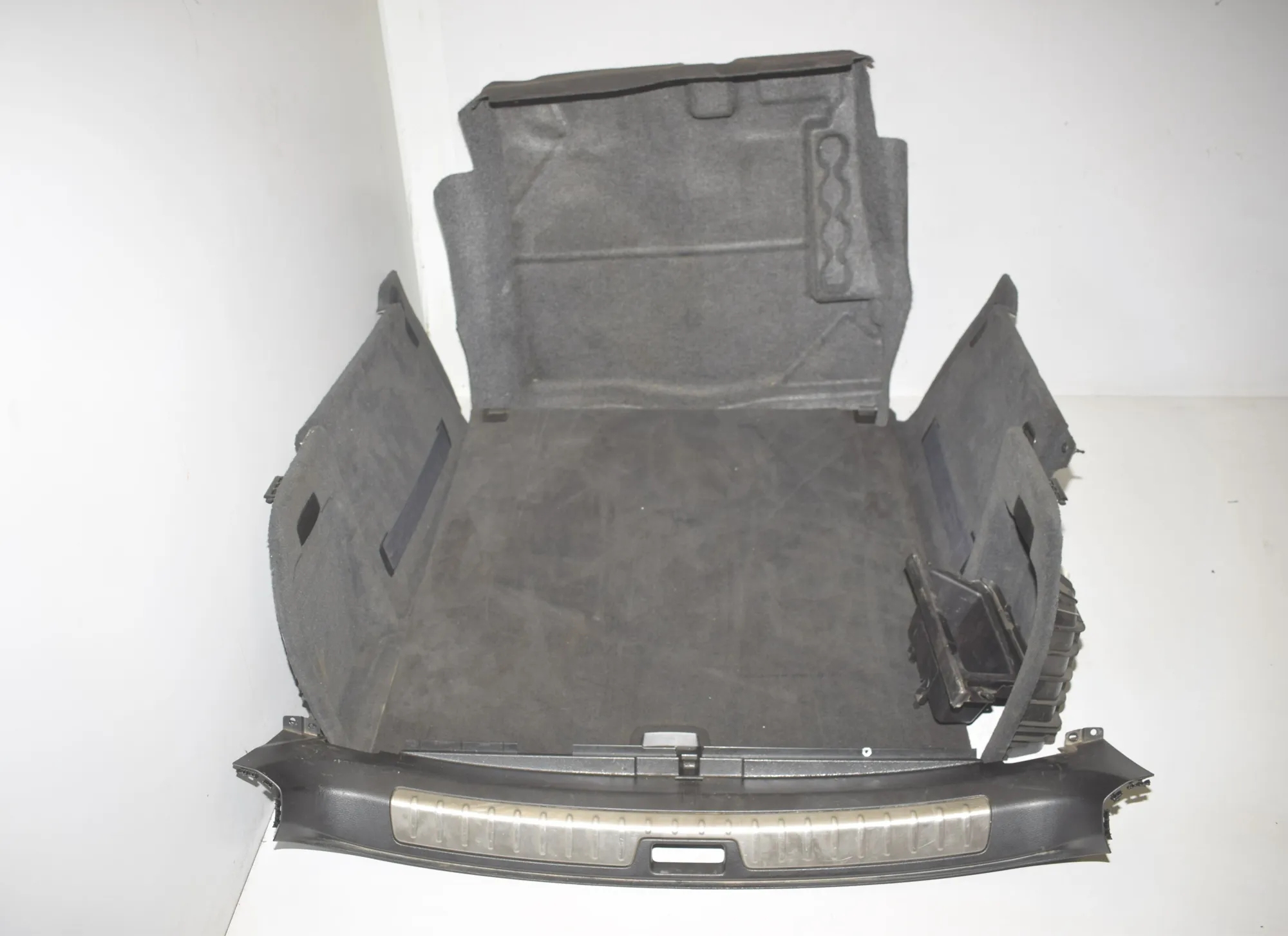 Trunk Trim Kit – OEM 9000577 · BMW X6 (E71, E72) M 50 d 2014 – 2