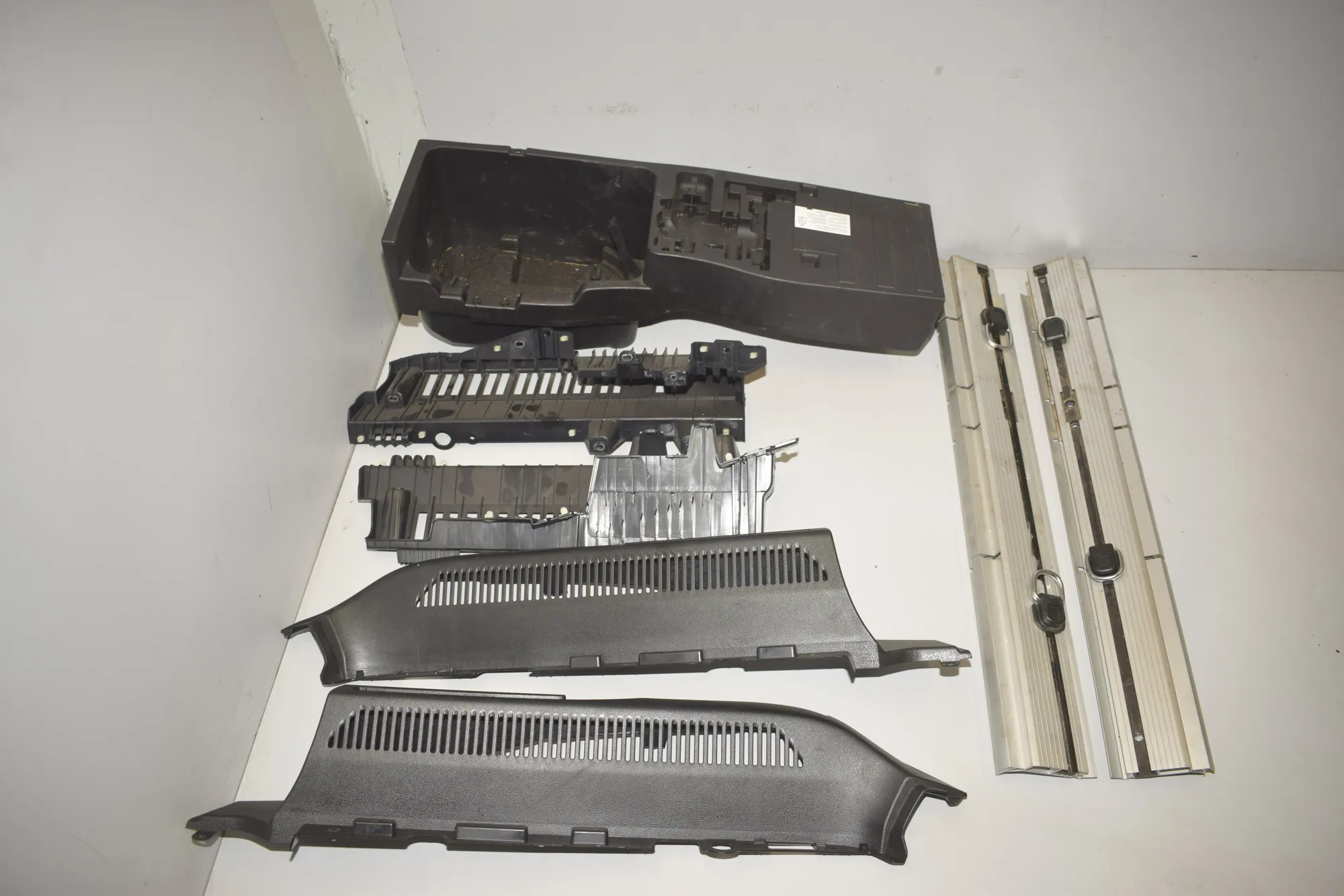 Trunk Trim Kit – OEM 9000577 · BMW X6 (E71, E72) M 50 d 2014 – 7