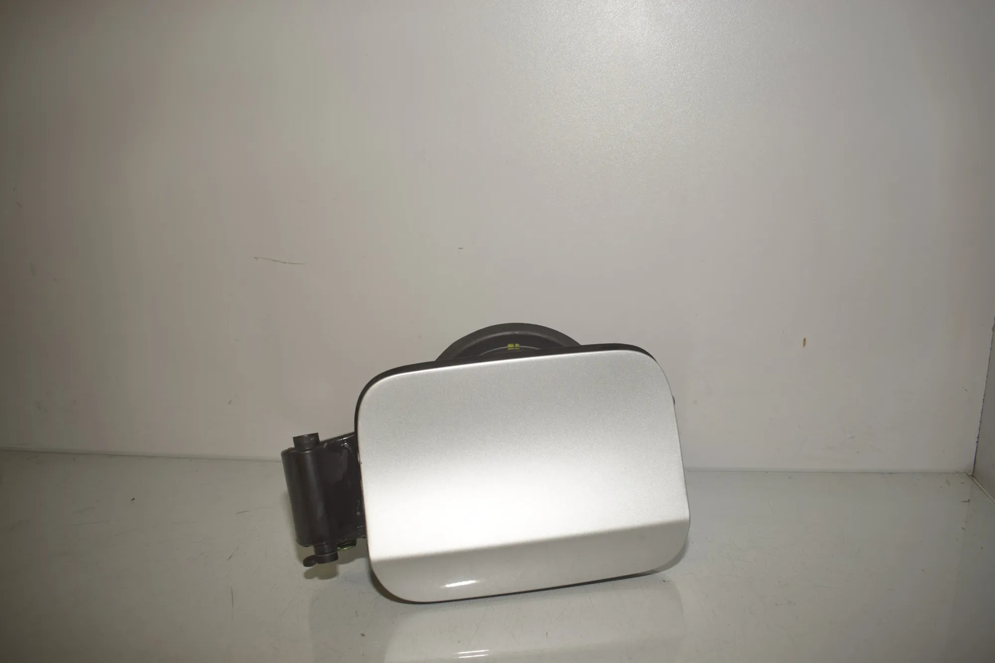 Fuel Tank Flap Cap – OEM 7182548 · BMW X6 (E71, E72) M 50 d 2014 – 3