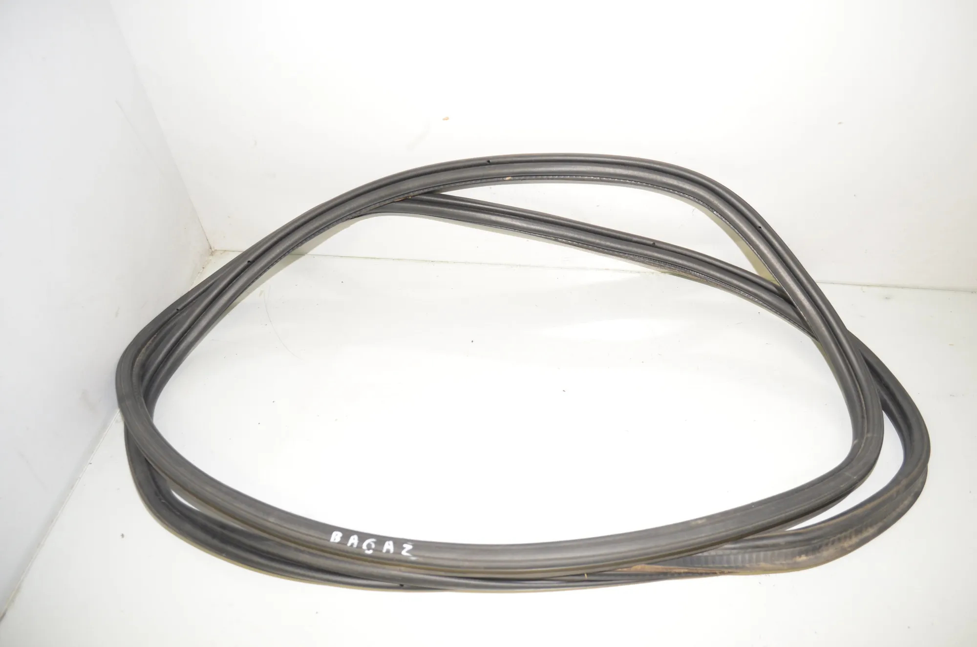 Tailgate Rubber Seal – OEM 7003105 · BMW X6 (E71, E72) M 50 d 2014
