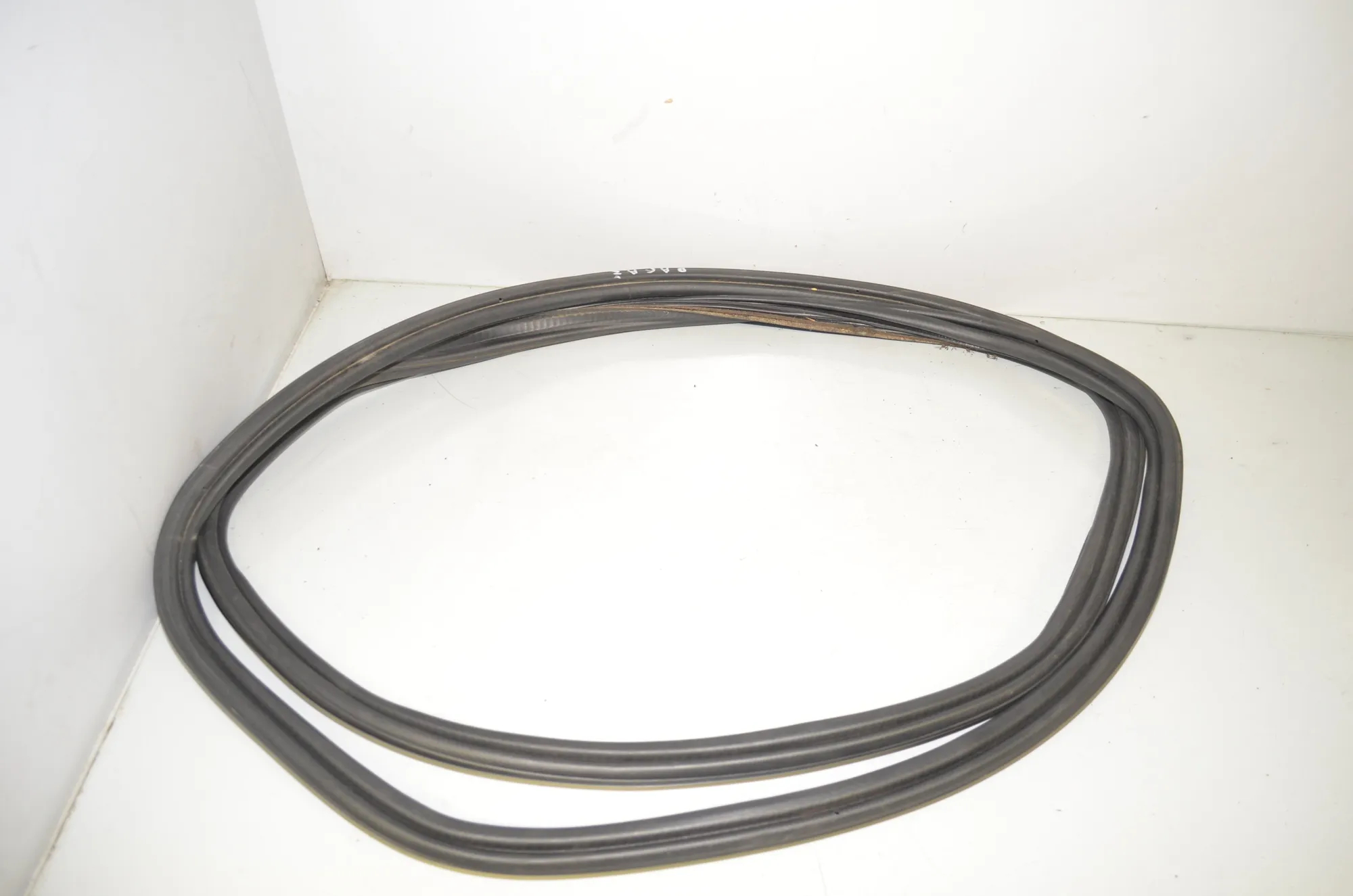 Tailgate Rubber Seal – OEM 7003105 · BMW X6 (E71, E72) M 50 d 2014 – 2