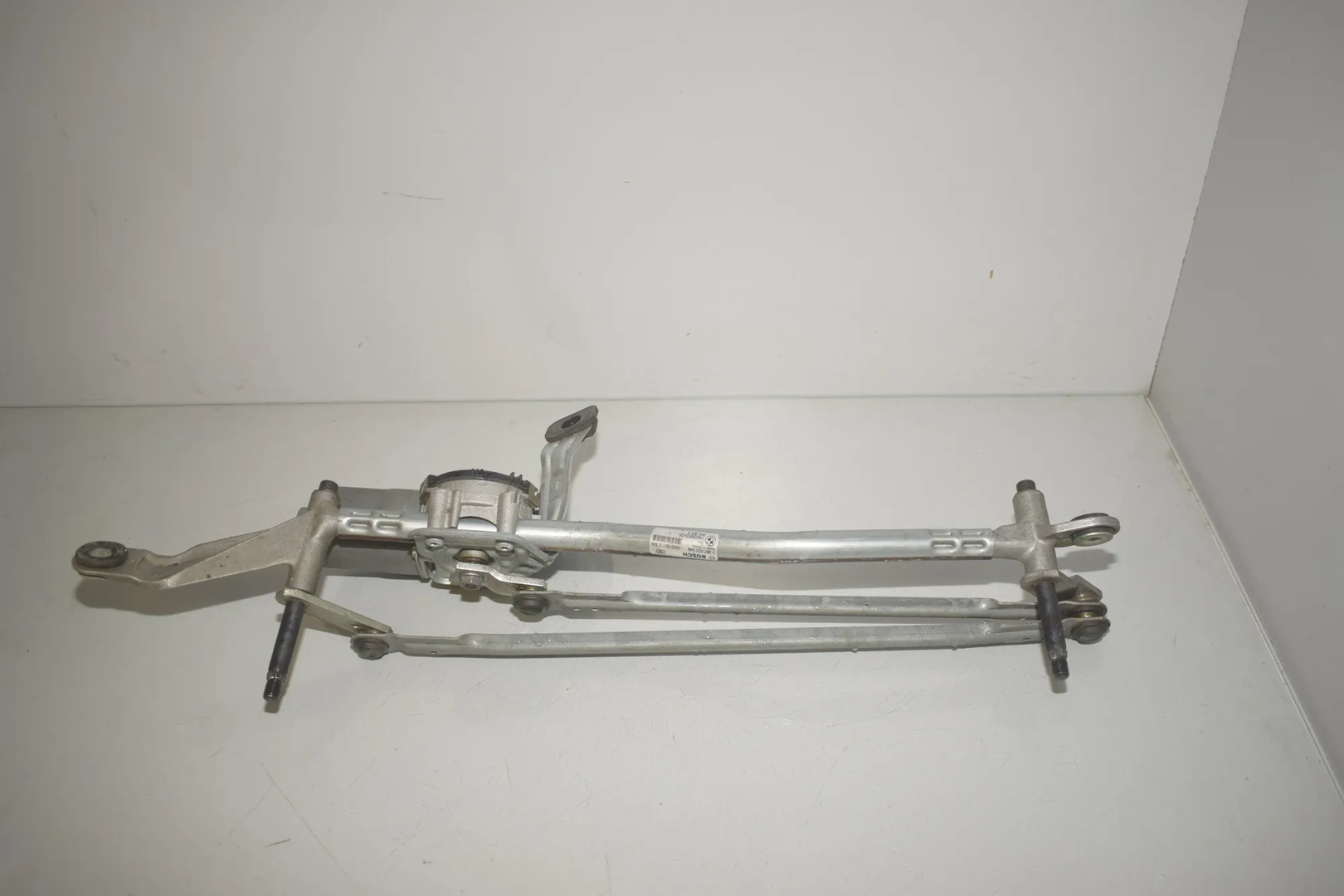 Front Windshield Wiper Mechanism – OEM 7453953 · BMW 1 (F40) (2019 - -) (F40)118i 2020