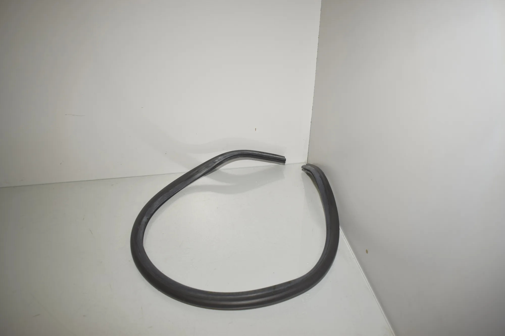 Engine Rubber Seal – OEM 7450916 · BMW 1 (F40) (2019 - -) (F40)118i 2020 – 2