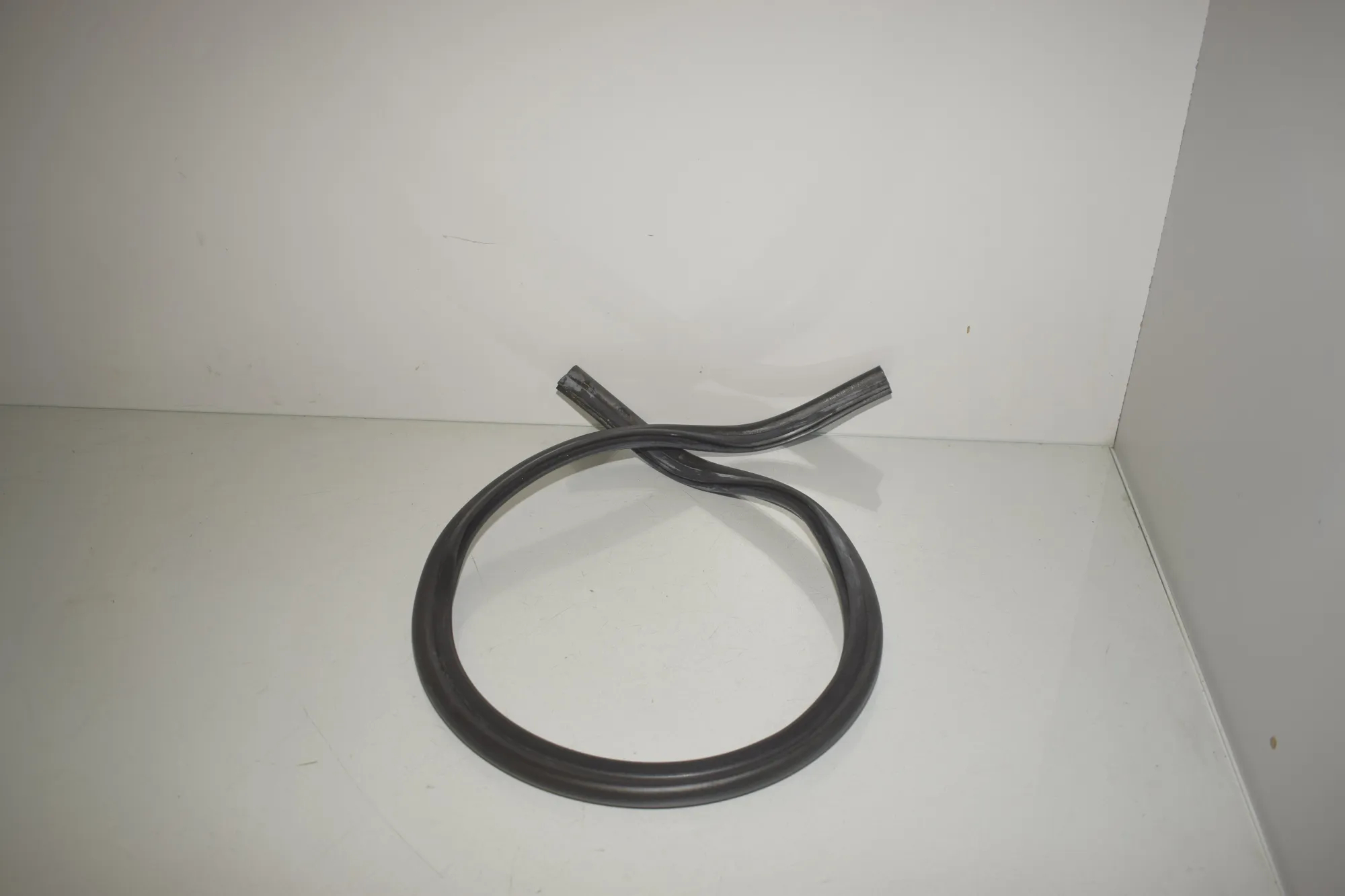 Engine Rubber Seal – OEM 7450916 · BMW 1 (F40) (2019 - -) (F40)118i 2020