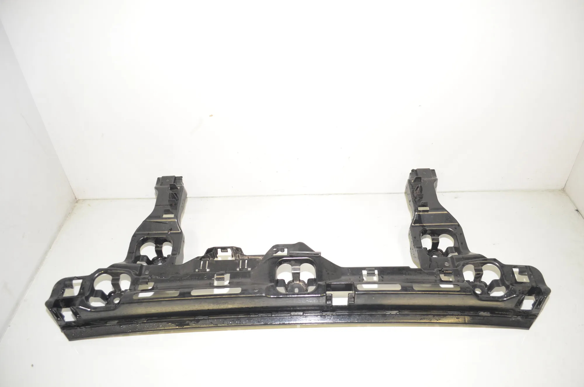 Rear Bumper Middle Bracket – OEM 8496655 · BMW 1 (F40) (2019 - -) (F40)118i 2020 – 2