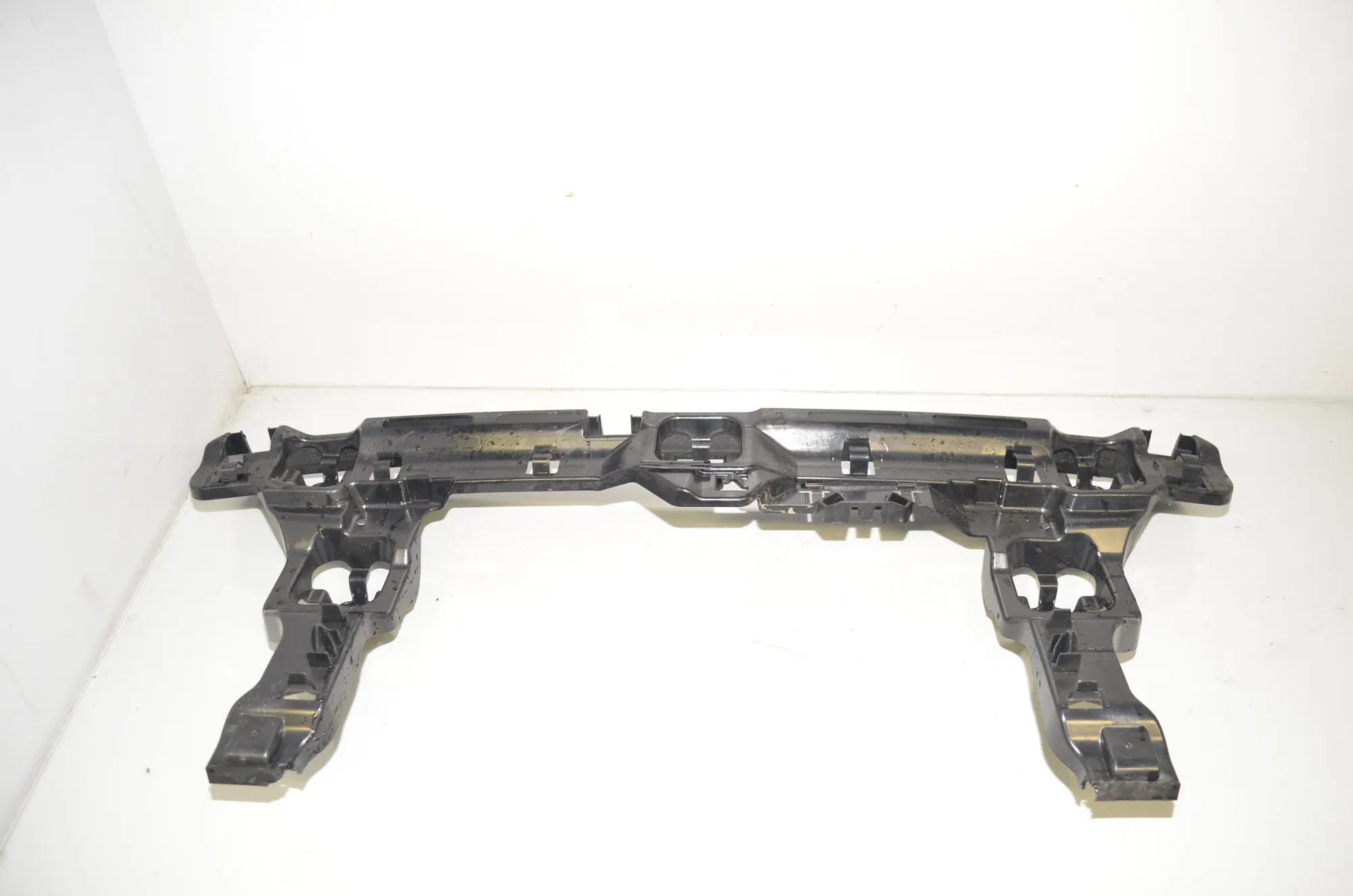 Rear Bumper Middle Bracket – OEM 8496655 · BMW 1 (F40) (2019 - -) (F40)118i 2020