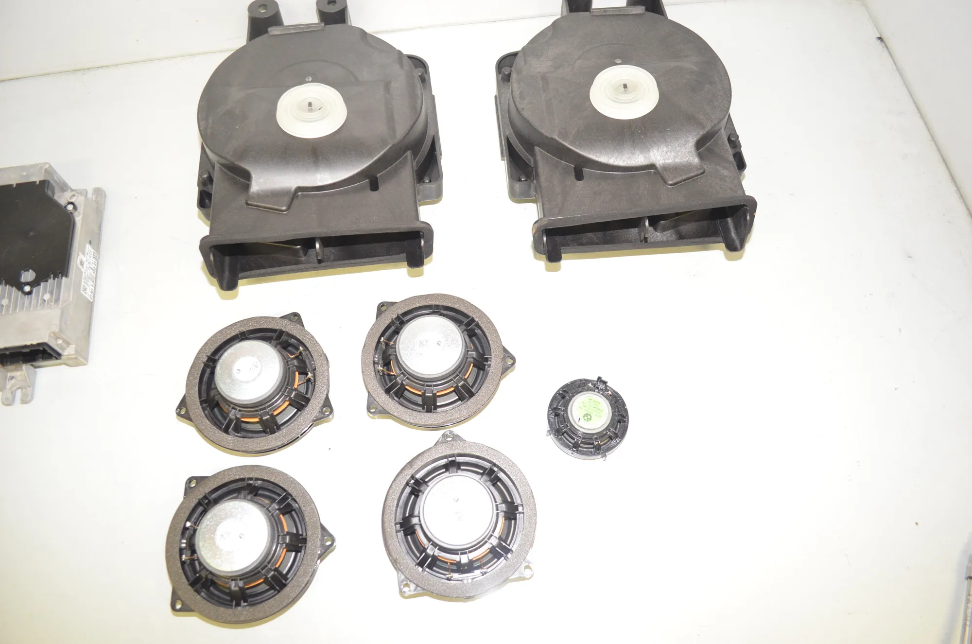 Sound Audio System Set – OEM 8715685 · BMW 1 (F40) (2019 - -) (F40)118i 2020 – 5