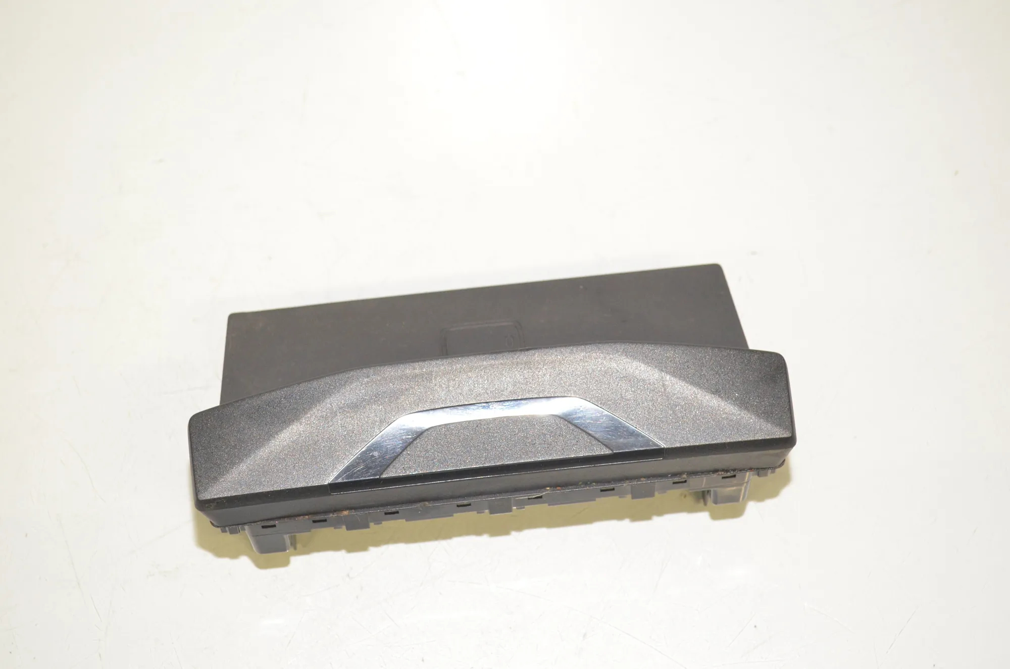 Wireless Charging Station – OEM 5A1DB20 · BMW 1 (F40) (2019 - -) (F40)118i 2020 – 2