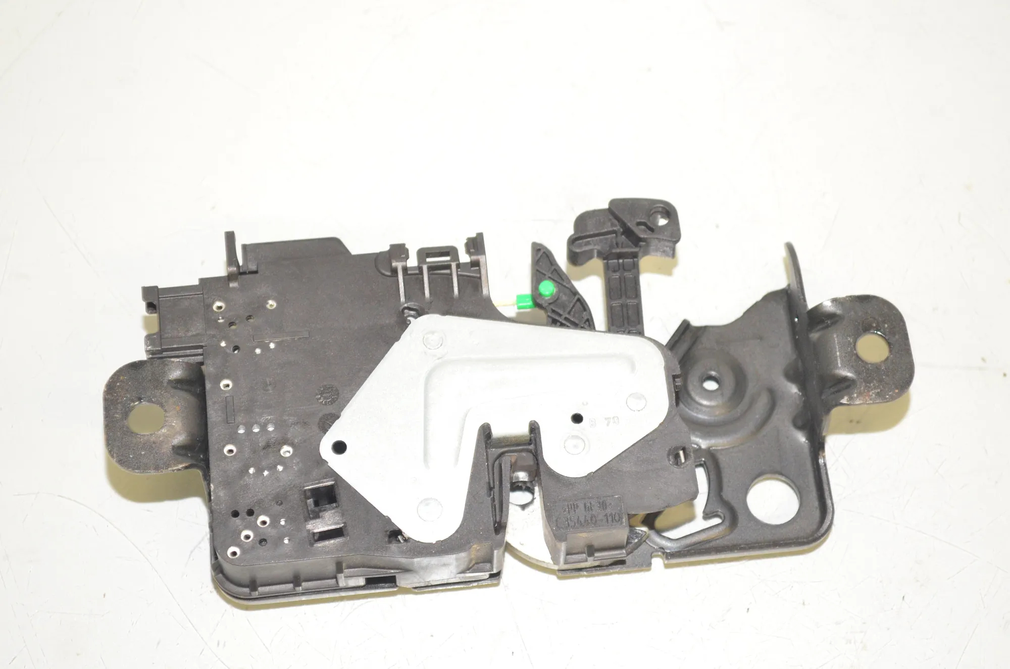 Tailgate Boot Lock – OEM 73832821 · BMW 1 (F40) (2019 - -) (F40)118i 2020 – 3