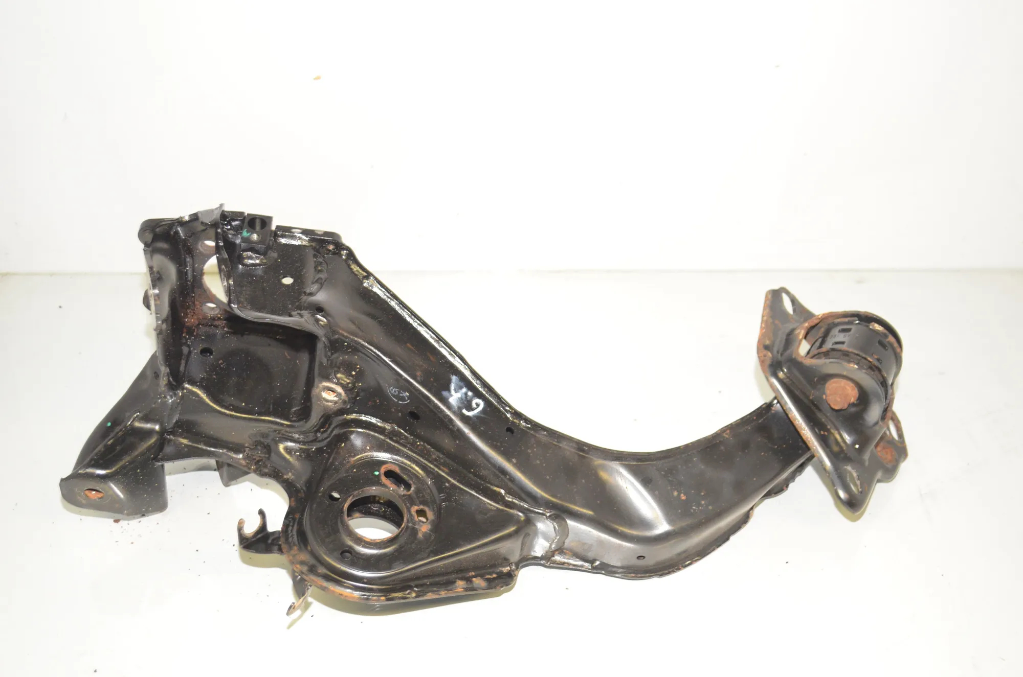 Rear Left Wheel Hub Spindle – OEM 8842879 · BMW 2 Active Tourer (F45) 216 d 2015 – 4