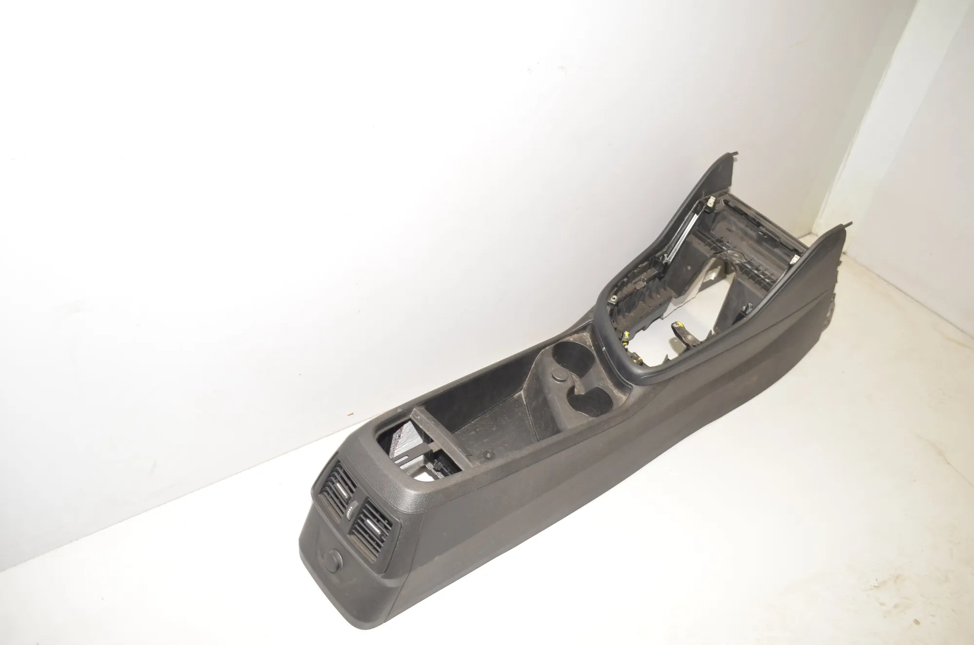 Center Console – OEM 9372504 · BMW 2 Active Tourer (F45) 216 d 2015 – 4