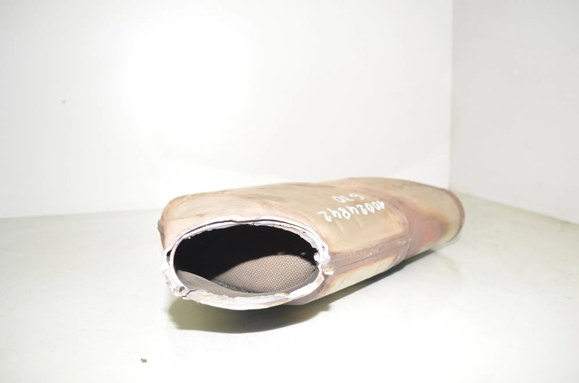 Muffler Exhaust Tank – OEM 8698977 · BMW 5 (G30) (2016 - -) 530 e iPerformance 2019 – 4