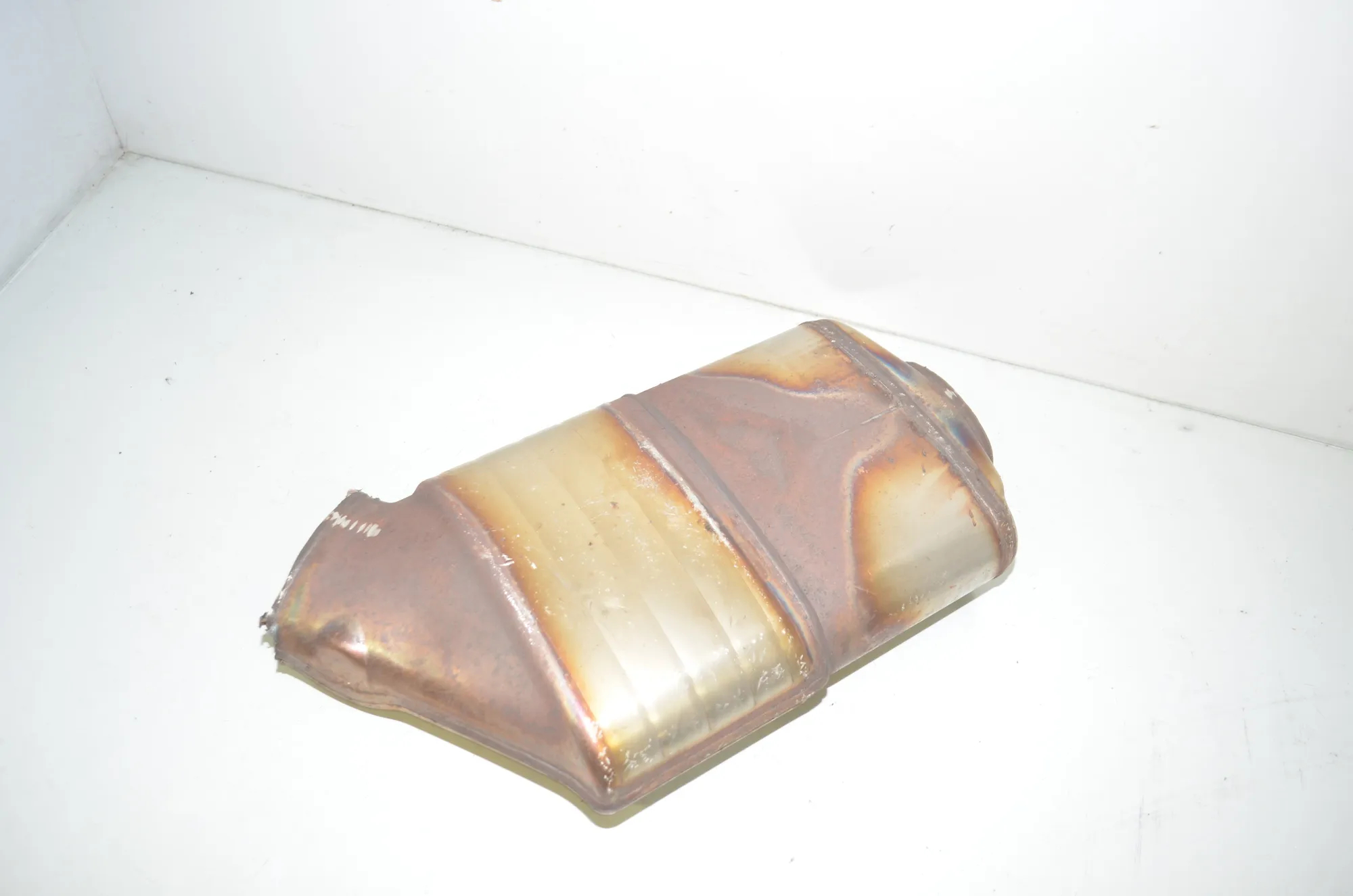 Muffler Exhaust Tank – OEM 8698977 · BMW 5 (G30) (2016 - -) 530 e iPerformance 2019 – 3