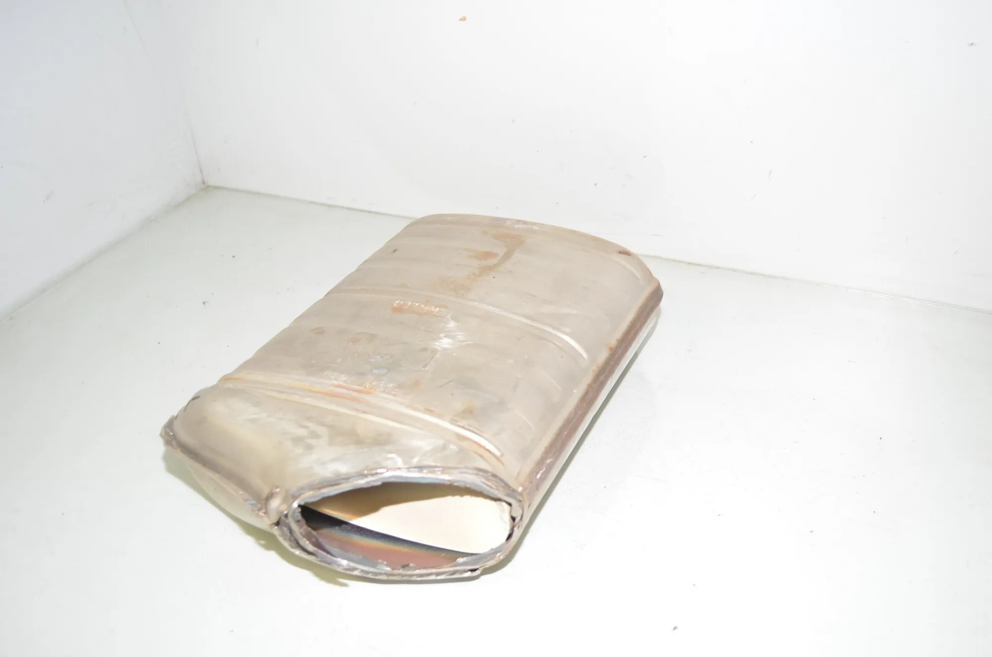 Muffler Exhaust Tank – OEM 82425056 · BMW 3 Touring (G21) (2019 - -) 318 d 2021 – 2