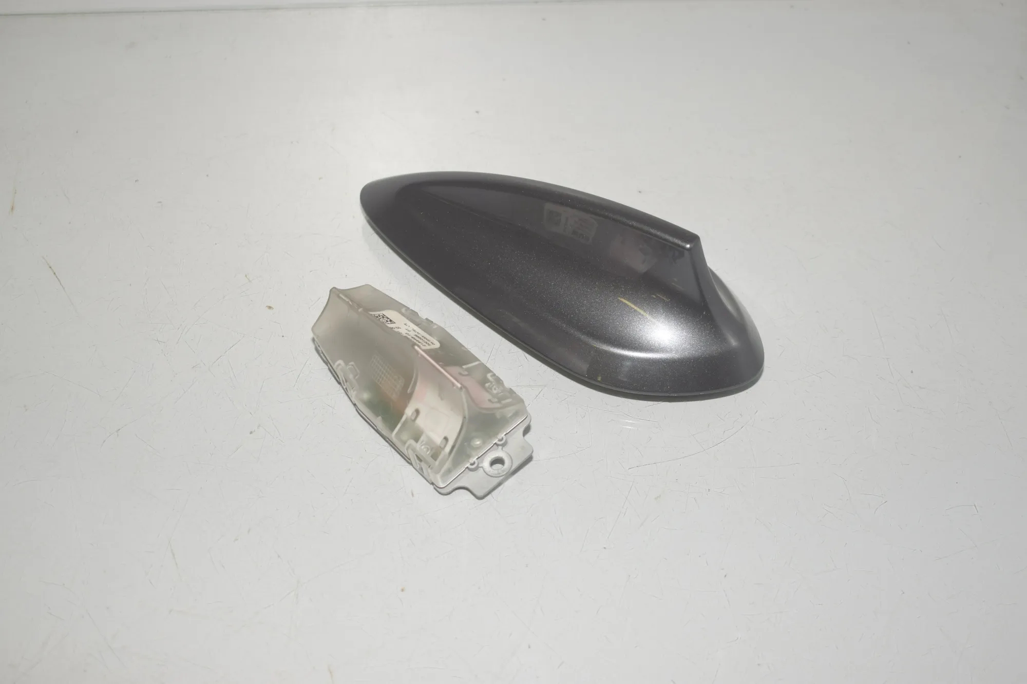 Antenna Trim – OEM 2218150 · BMW 2 Active Tourer (F45) 216 d 2015 – 2