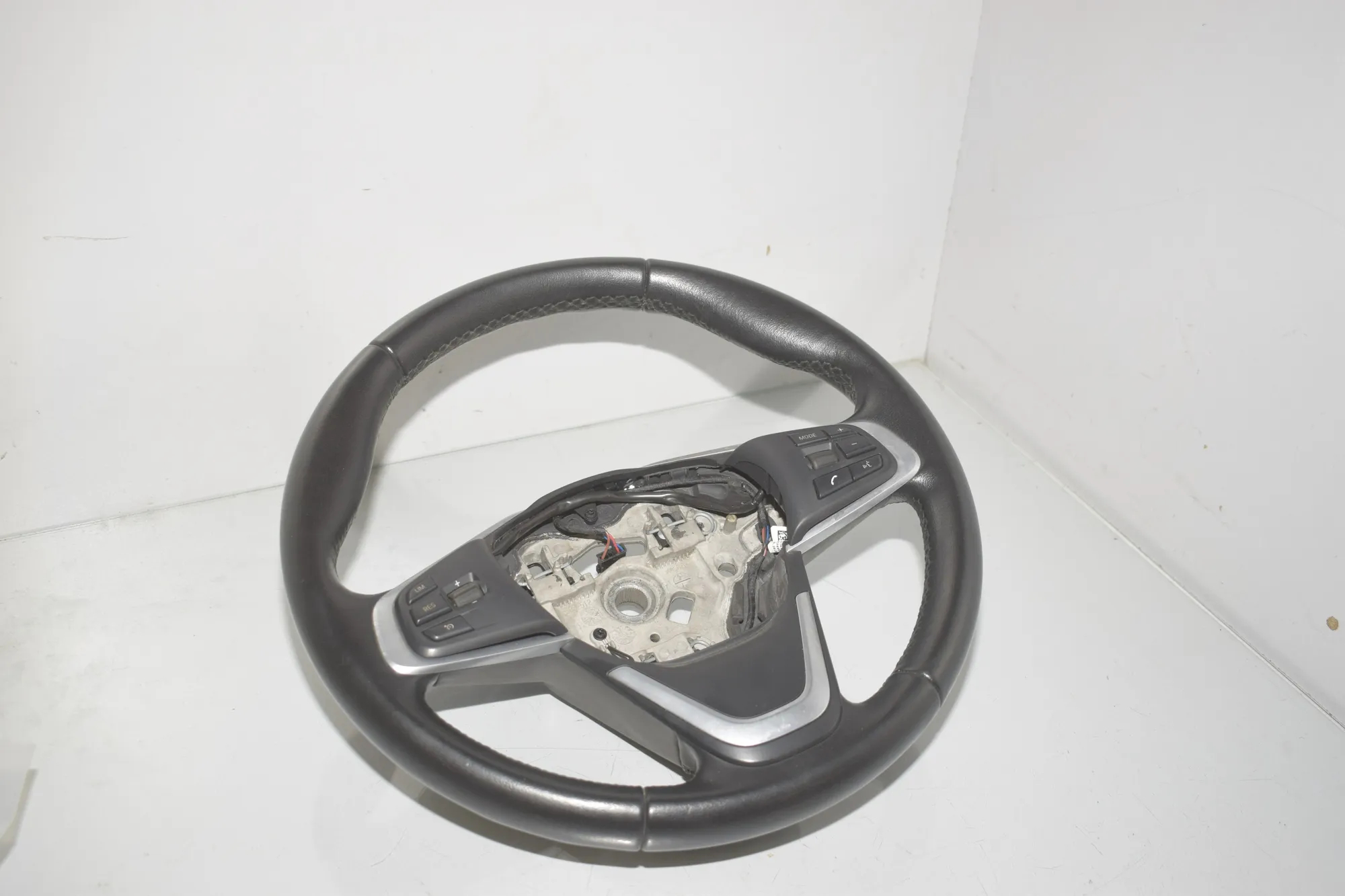 Steering Wheel – OEM 6860284 · BMW 2 Active Tourer (F45) 216 d 2015 – 3