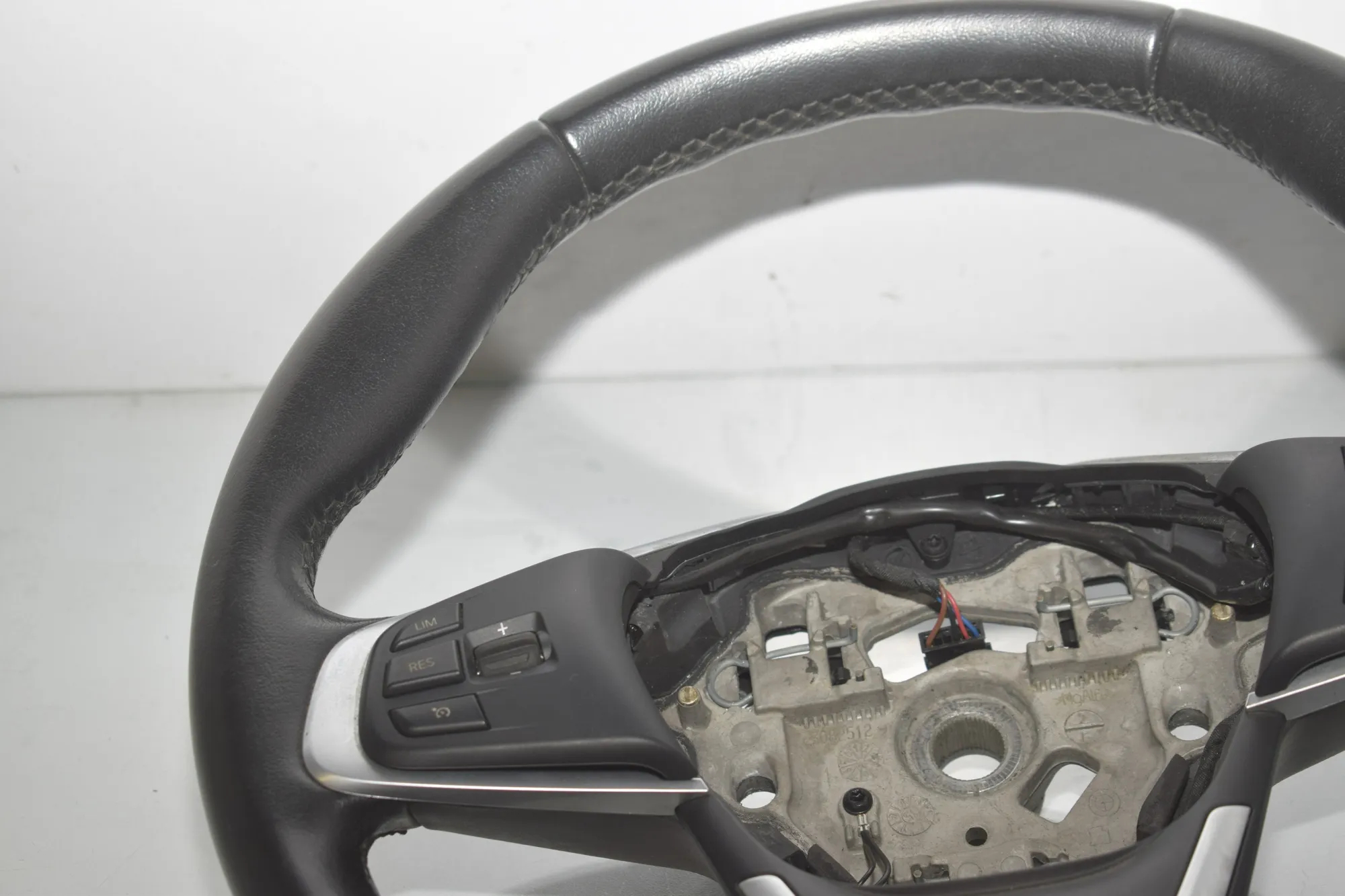 Steering Wheel – OEM 6860284 · BMW 2 Active Tourer (F45) 216 d 2015 – 5