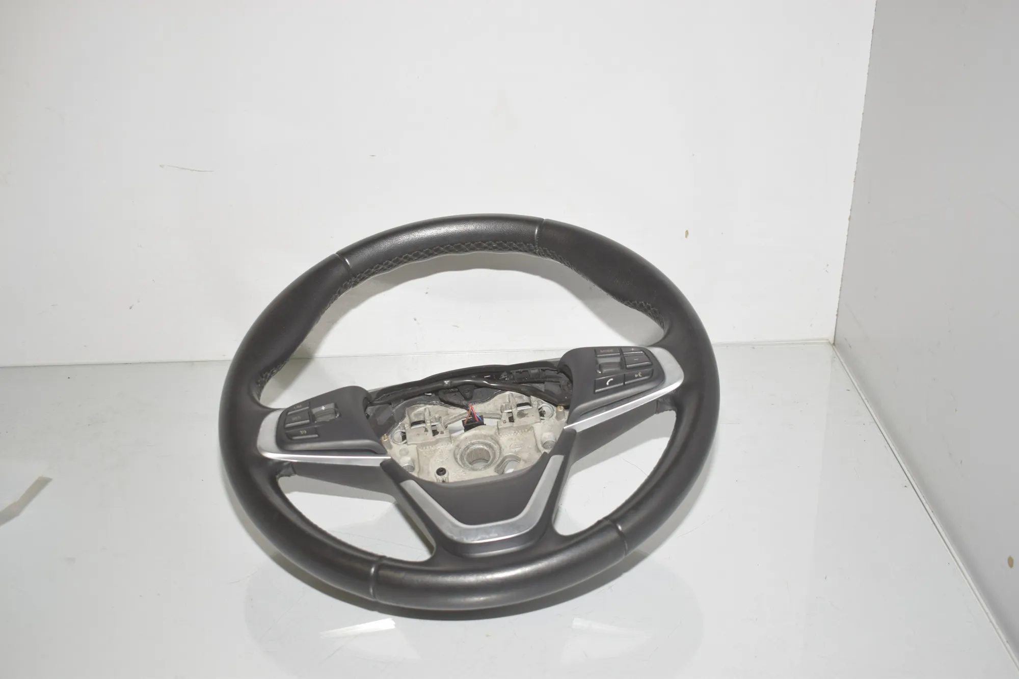 Steering Wheel – OEM 6860284 · BMW 2 Active Tourer (F45) 216 d 2015 – 2