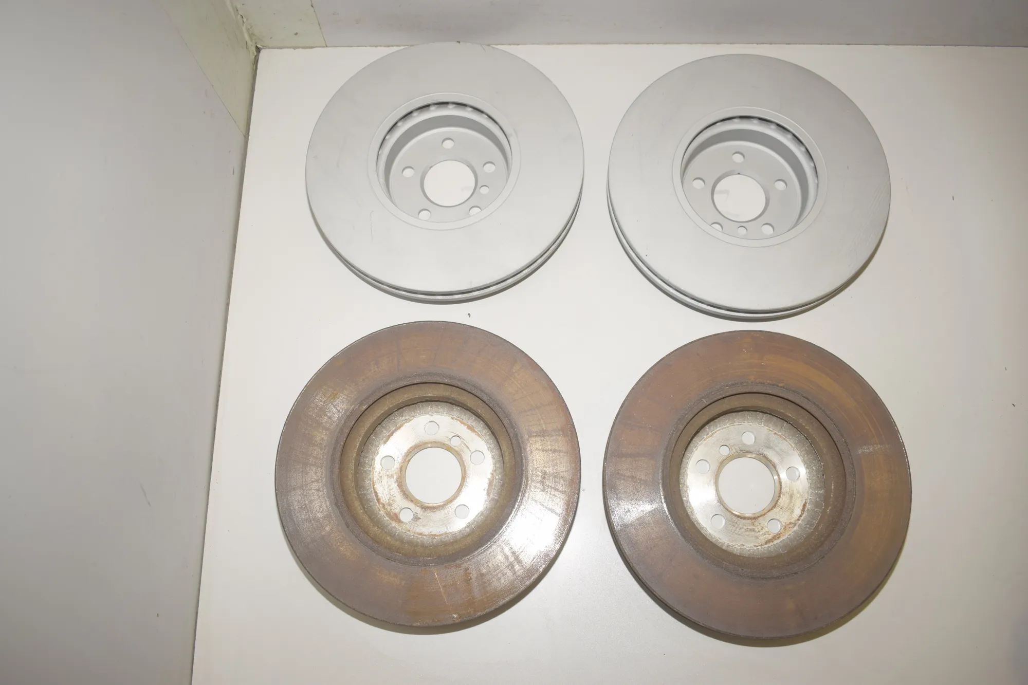 Brake Calipers And Disc Kit – OEM 34108858705 · BMW iX (I20) (2021 - -) xDrive 40 2021 – 15