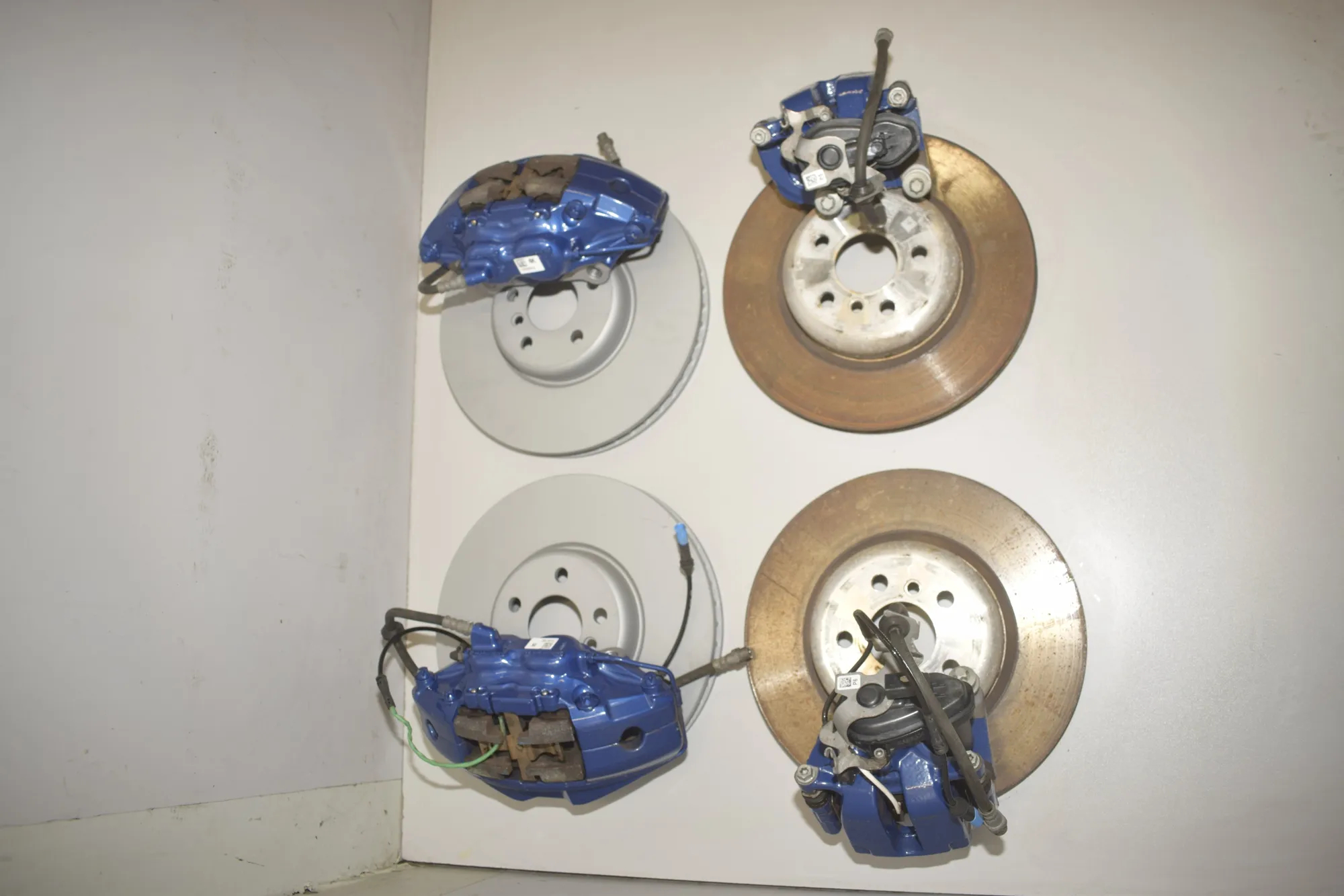 Brake Calipers And Disc Kit – OEM 34108858705 · BMW iX (I20) (2021 - -) xDrive 40 2021 – 6