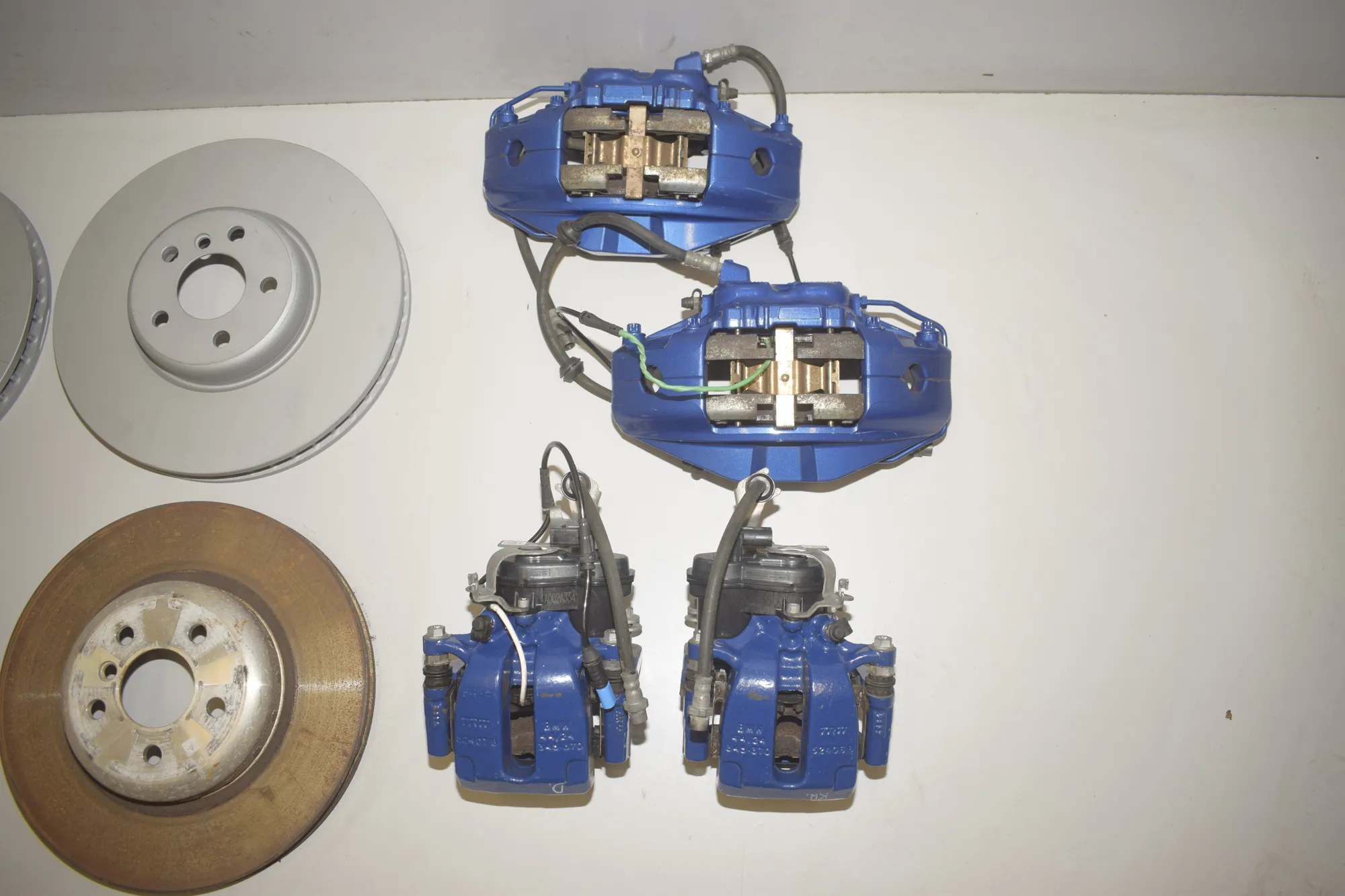 Brake Calipers And Disc Kit – OEM 34108858705 · BMW iX (I20) (2021 - -) xDrive 40 2021 – 7