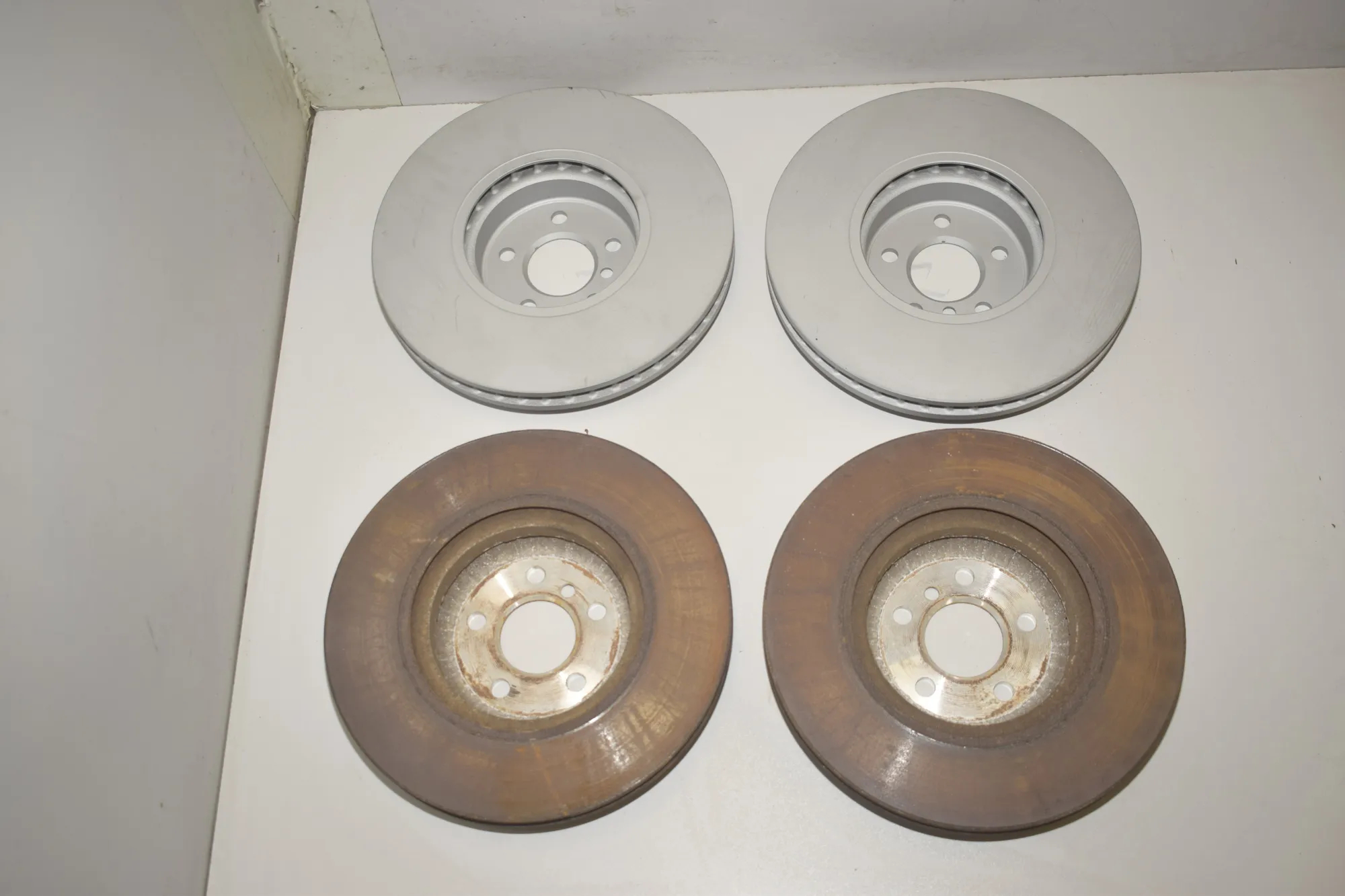 Brake Calipers And Disc Kit – OEM 34108858705 · BMW iX (I20) (2021 - -) xDrive 40 2021 – 14