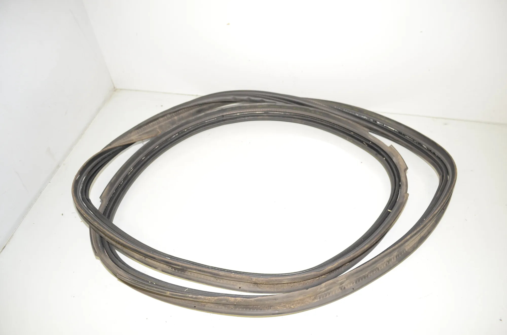 Tailgate Rubber Seal – OEM 7301934 · BMW 2 Active Tourer (F45) 216 d 2015 – 4