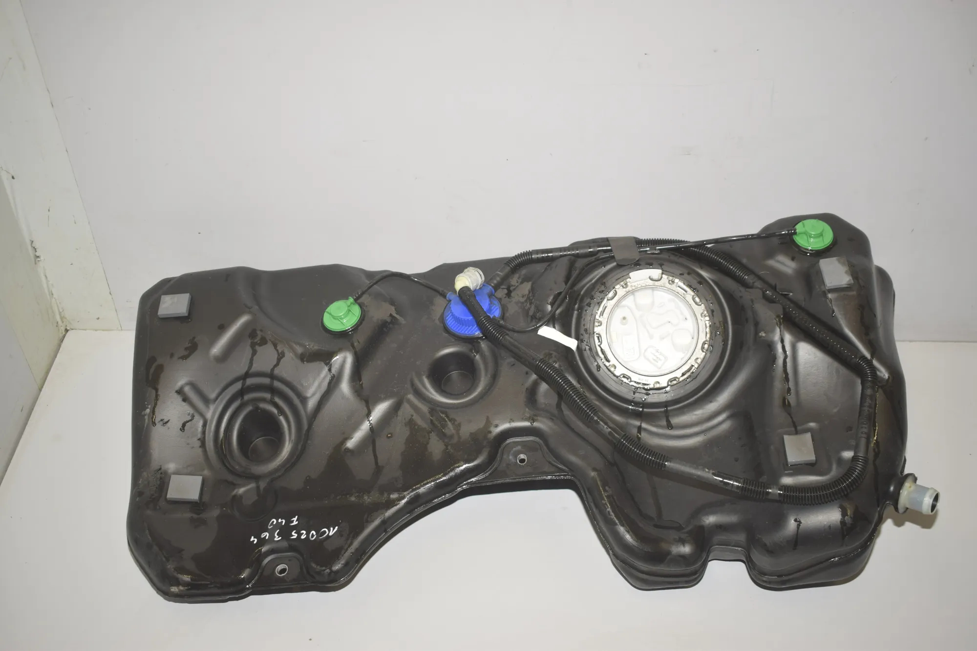 Fuel Tank – OEM 9895424 · BMW 1 (F40) (2019 - -) (F40)118i 2020