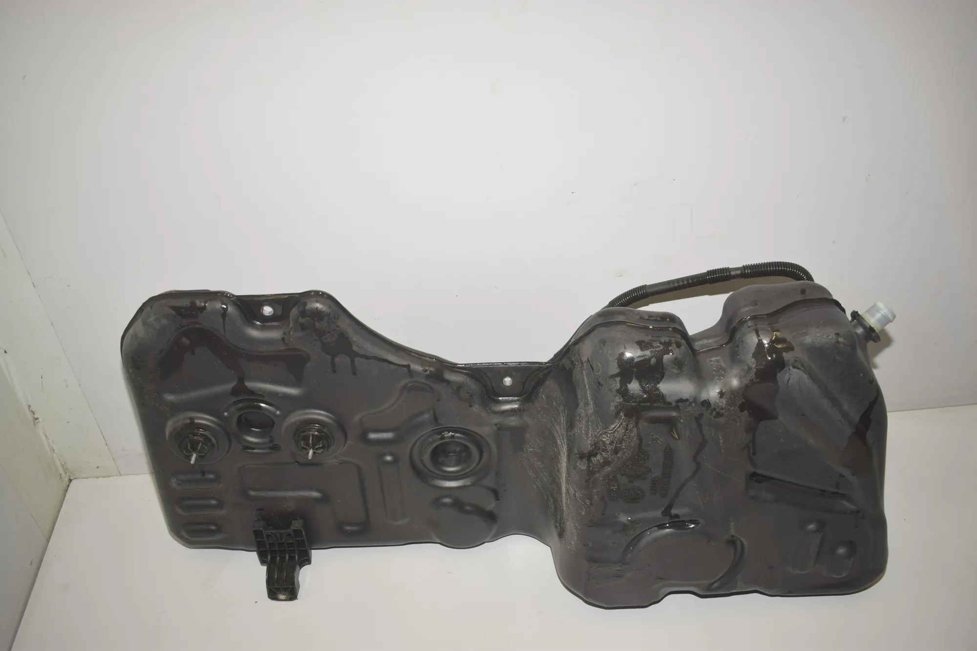 Fuel Tank – OEM 9895424 · BMW 1 (F40) (2019 - -) (F40)118i 2020 – 3