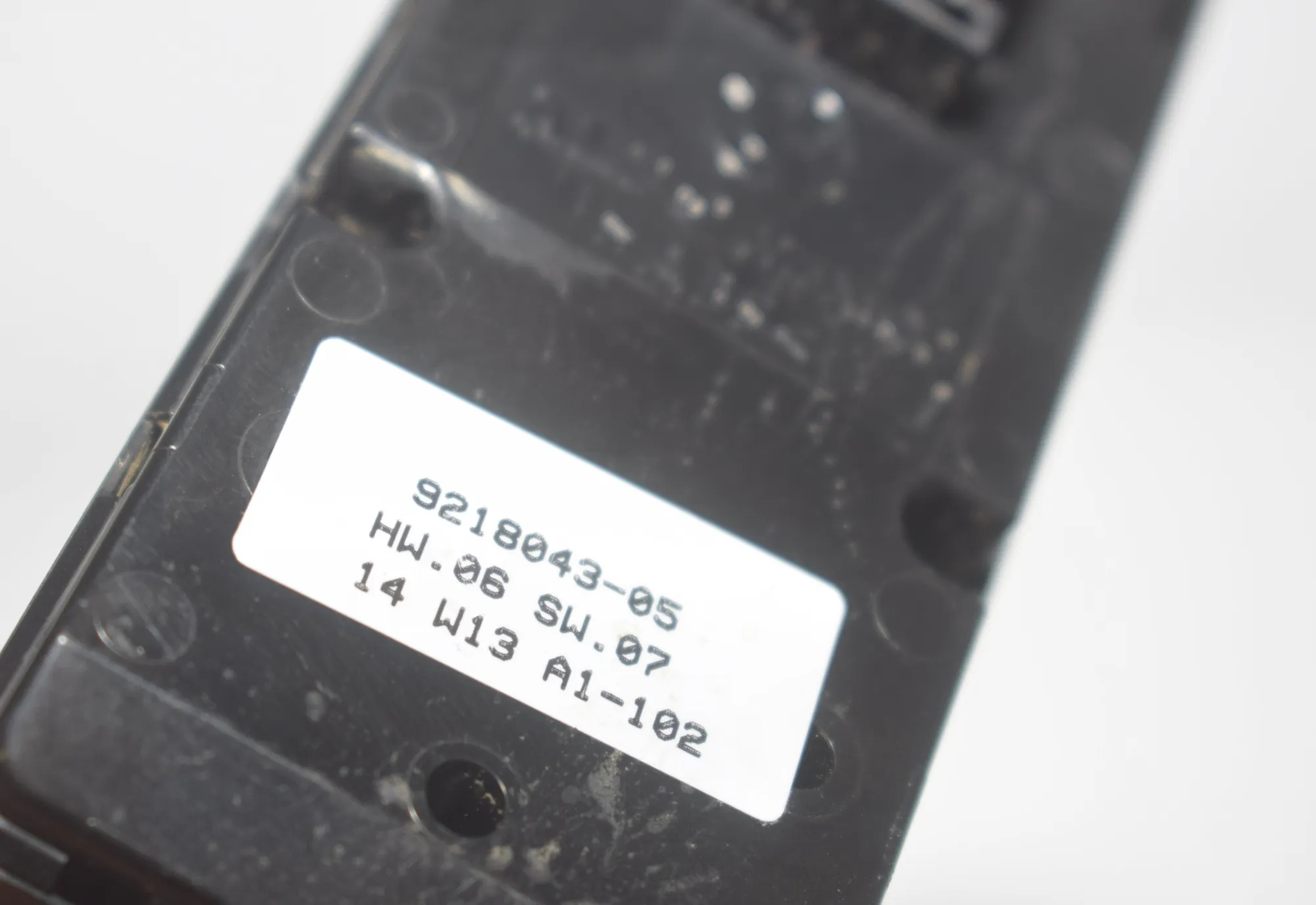 Front Left Door Window Switch – OEM 9218043 · BMW X6 (E71, E72) M 50 d 2014 – 6