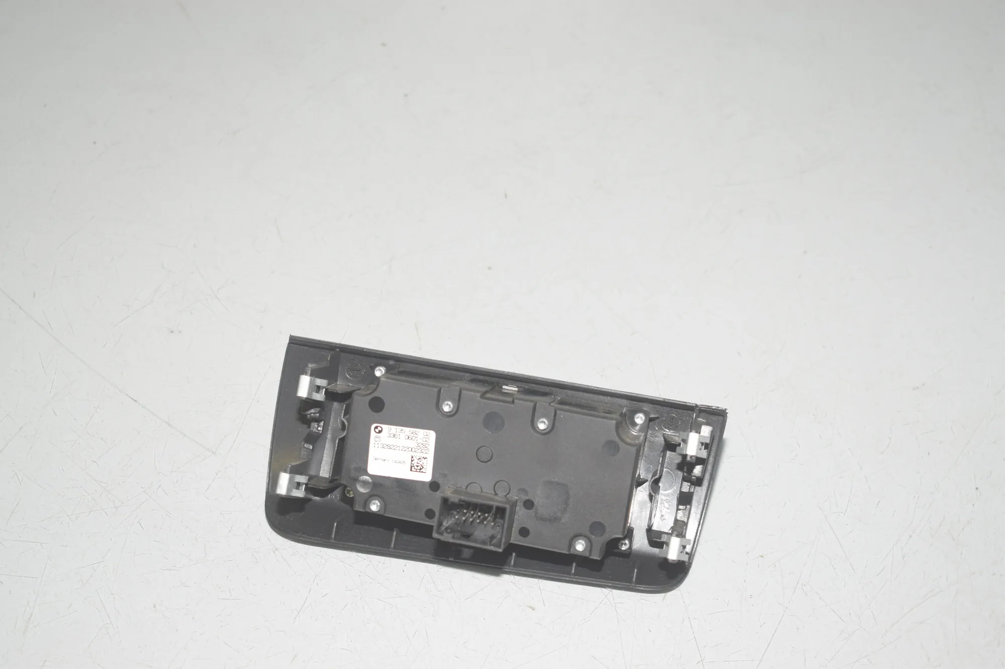 Headlight Switch Control Unit – OEM 9135582 · BMW X6 (E71, E72) M 50 d 2014 – 4