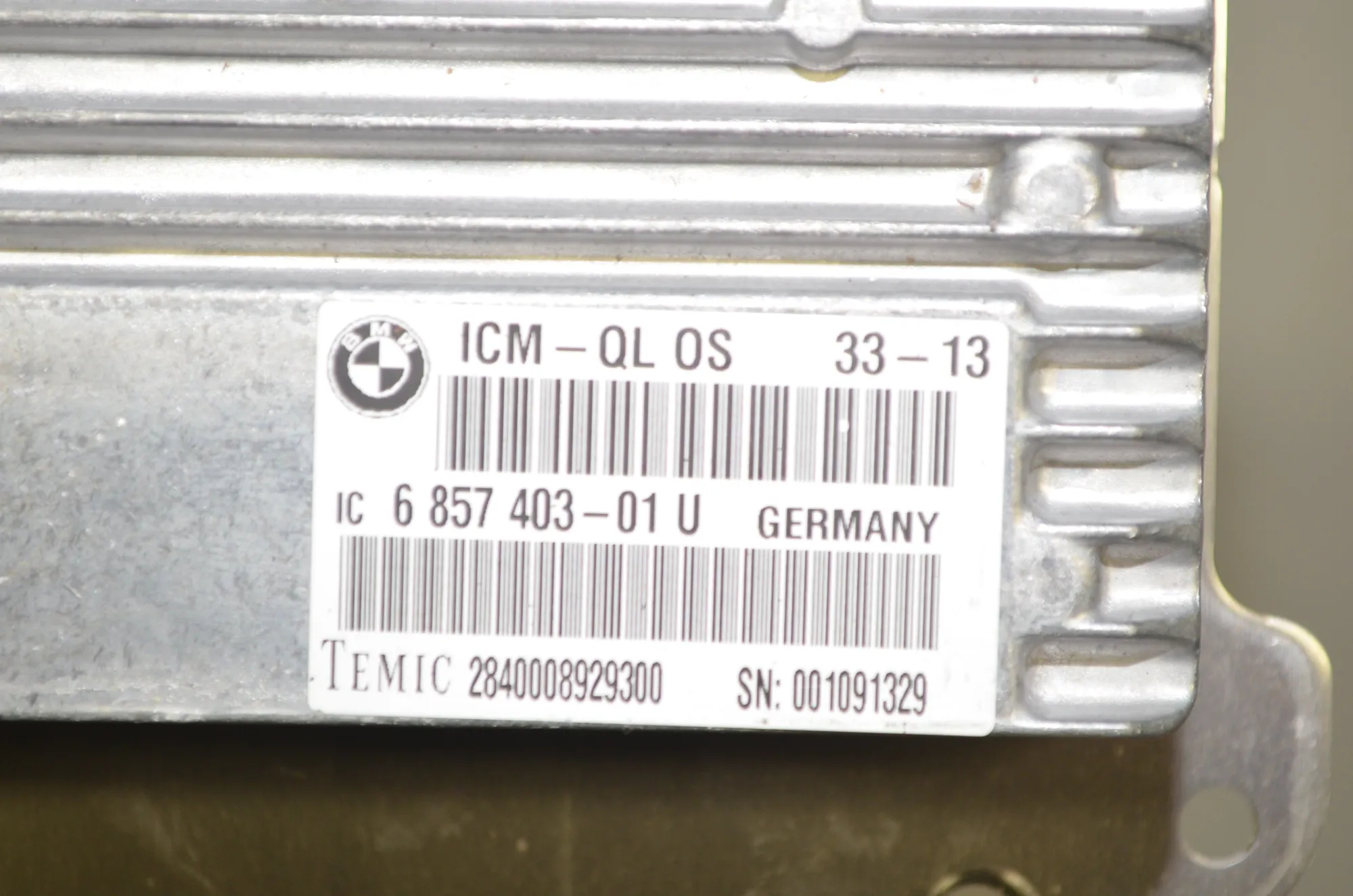Other Control Units – OEM 6857403 · BMW X6 (E71, E72) M 50 d 2014 – 4