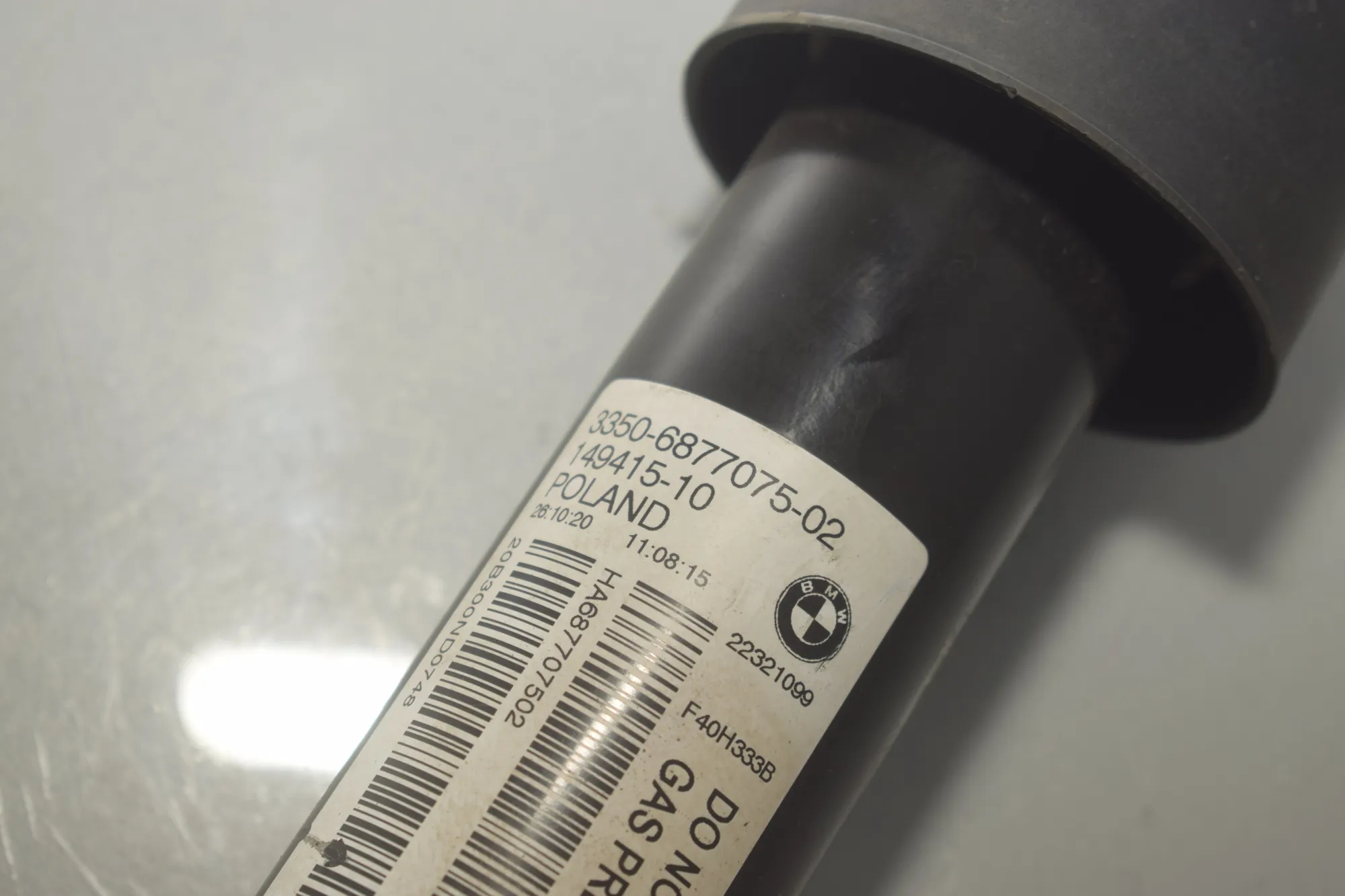 Rear Left Shock Absorber – OEM 6877075 · BMW 1 (F40) (2019 - -) (F40)118i 2020 – 4