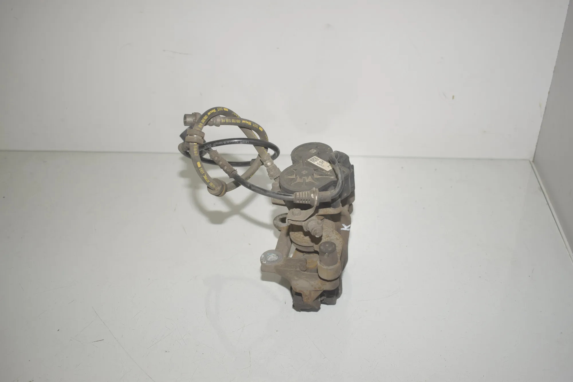 Rear Left Brake Caliper – OEM 1543679 · BMW 1 (F40) (2019 - -) (F40)118i 2020 – 2