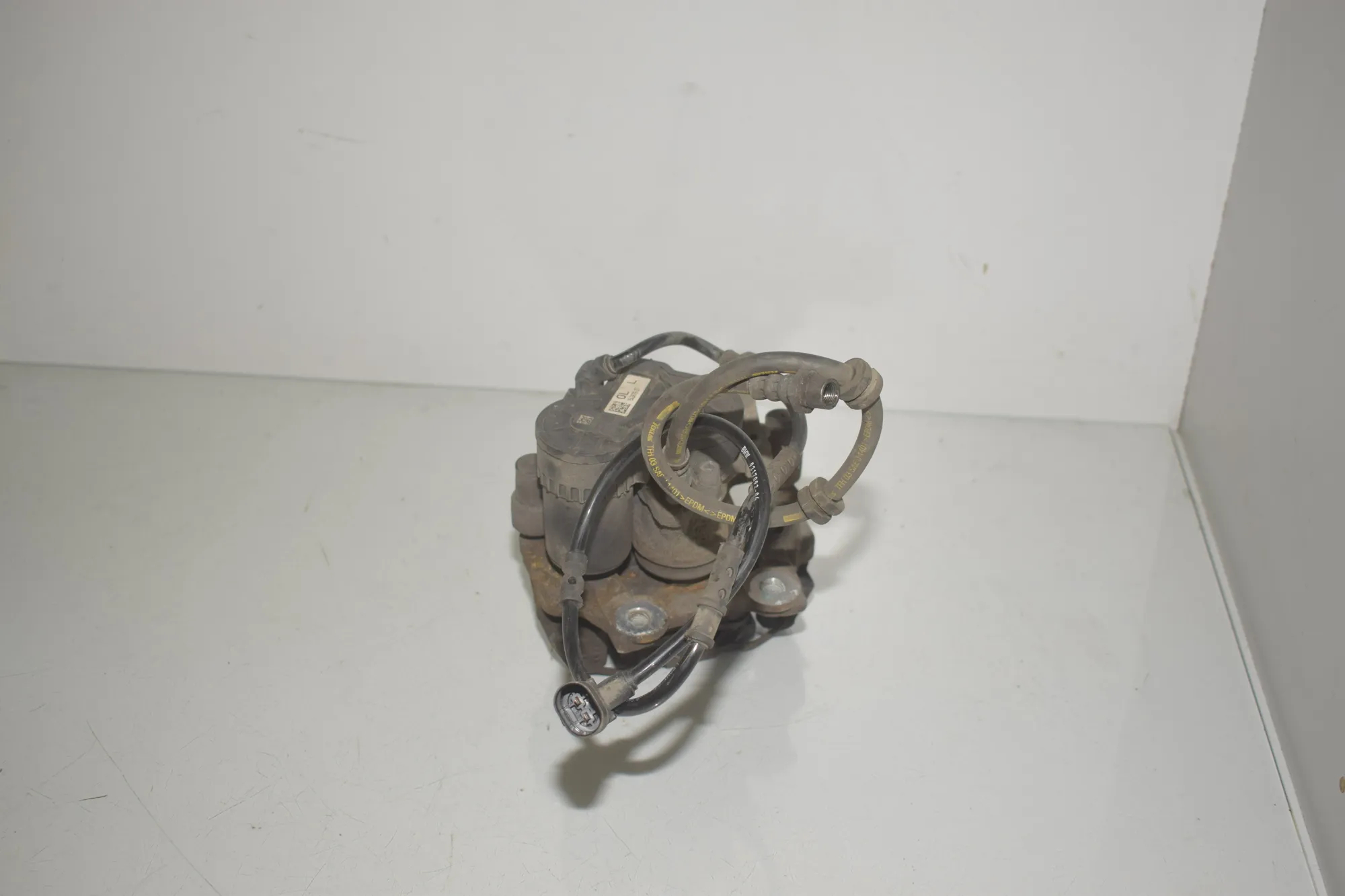 Rear Left Brake Caliper – OEM 1543679 · BMW 1 (F40) (2019 - -) (F40)118i 2020 – 3