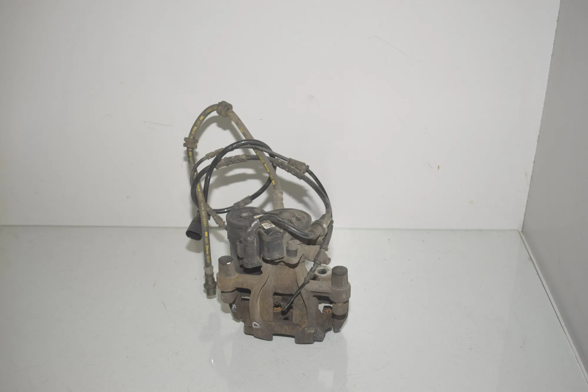 Rear Right Brake Caliper – OEM 1543680 · BMW 1 (F40) (2019 - -) (F40)118i 2020