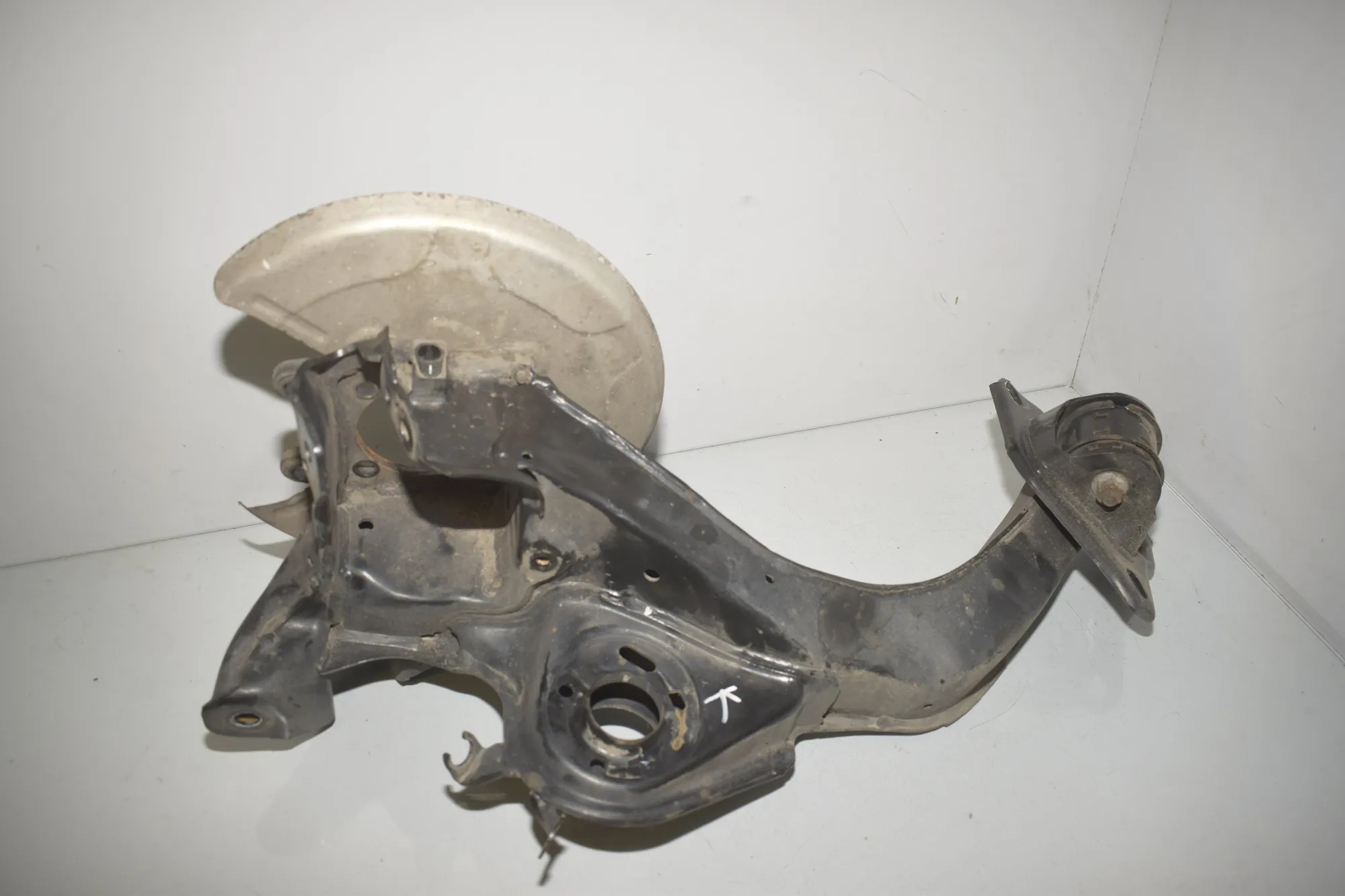 Rear Left Wheel Hub Spindle – OEM 8842879 · BMW 1 (F40) (2019 - -) (F40)118i 2020 – 2