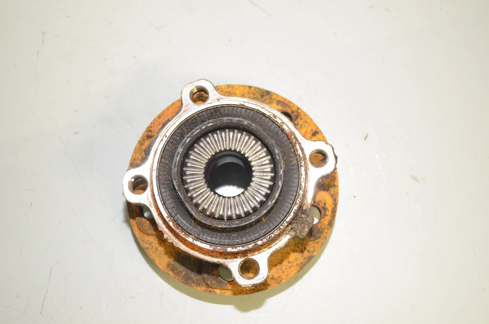 Front Left Wheel Bearing – OEM 8845775 · BMW 1 (F40) (2019 - -) (F40)118i 2020 – 3
