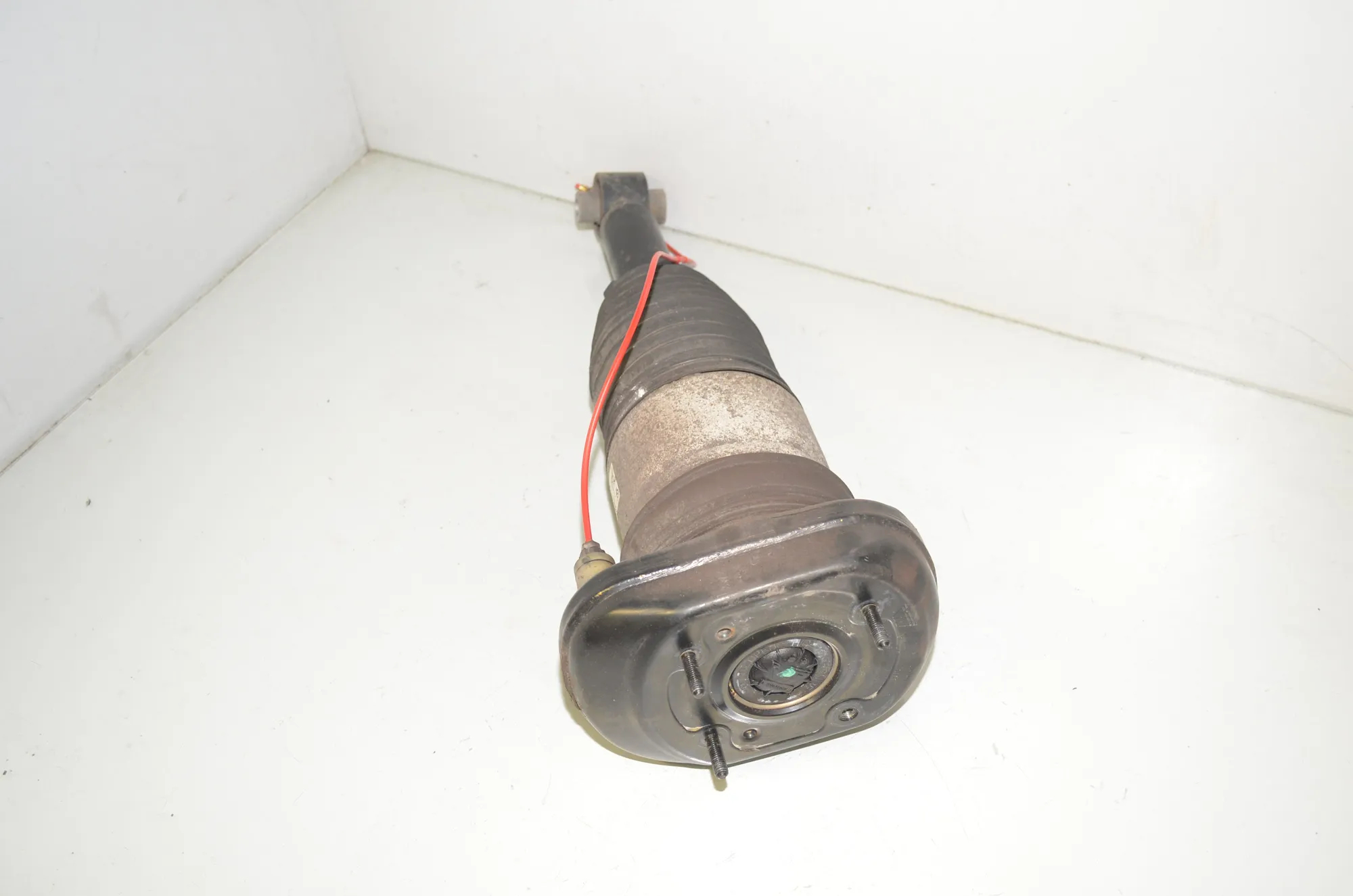 Rear Left Shock Absorber – OEM 6882827 · BMW 5 Touring (G31) (2017 - -) M 550 d xDrive 2018 – 3