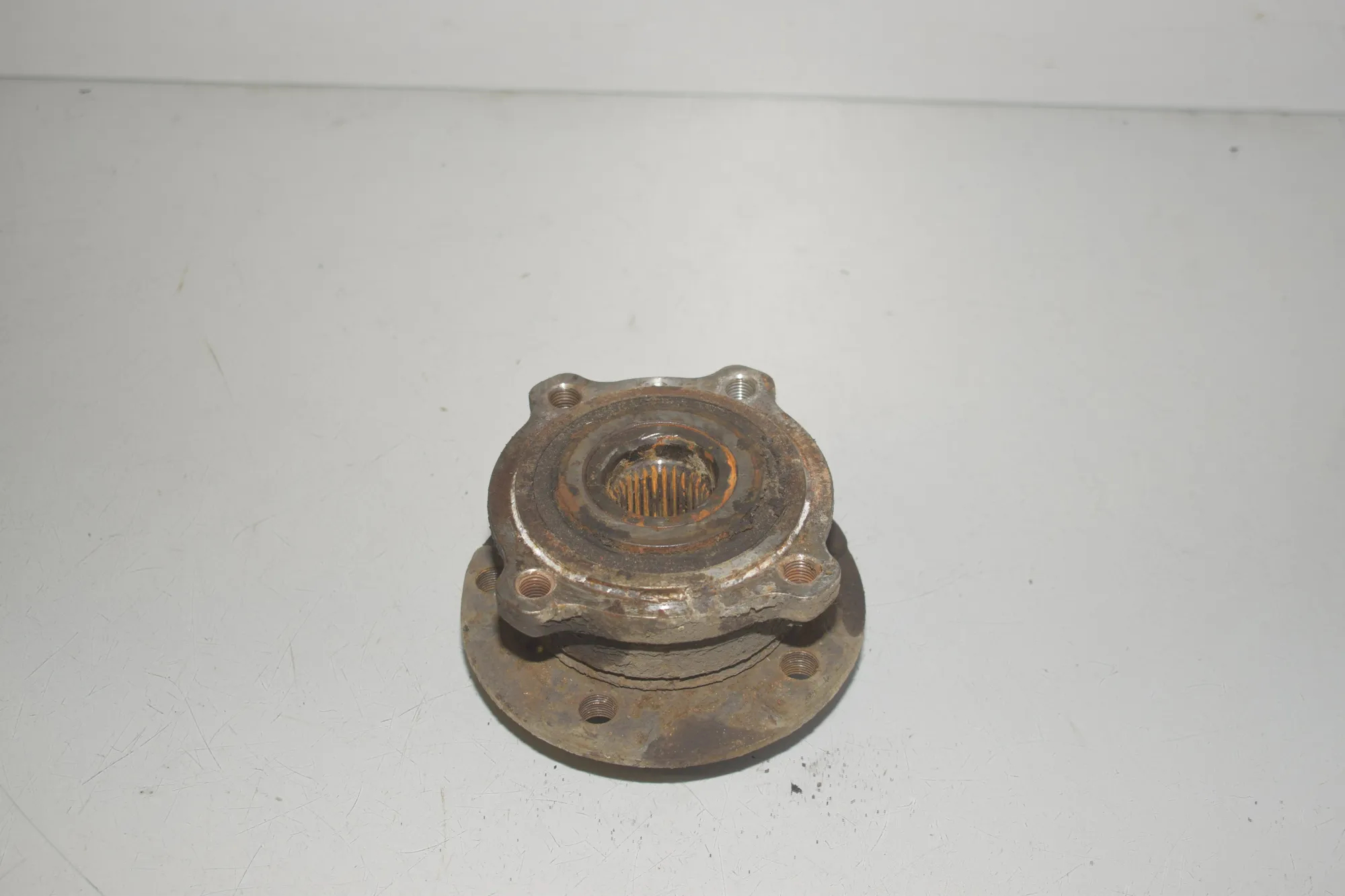 Front Right Wheel Bearing – OEM 6882263 · BMW X6 (E71, E72) M 50 d 2014 – 6