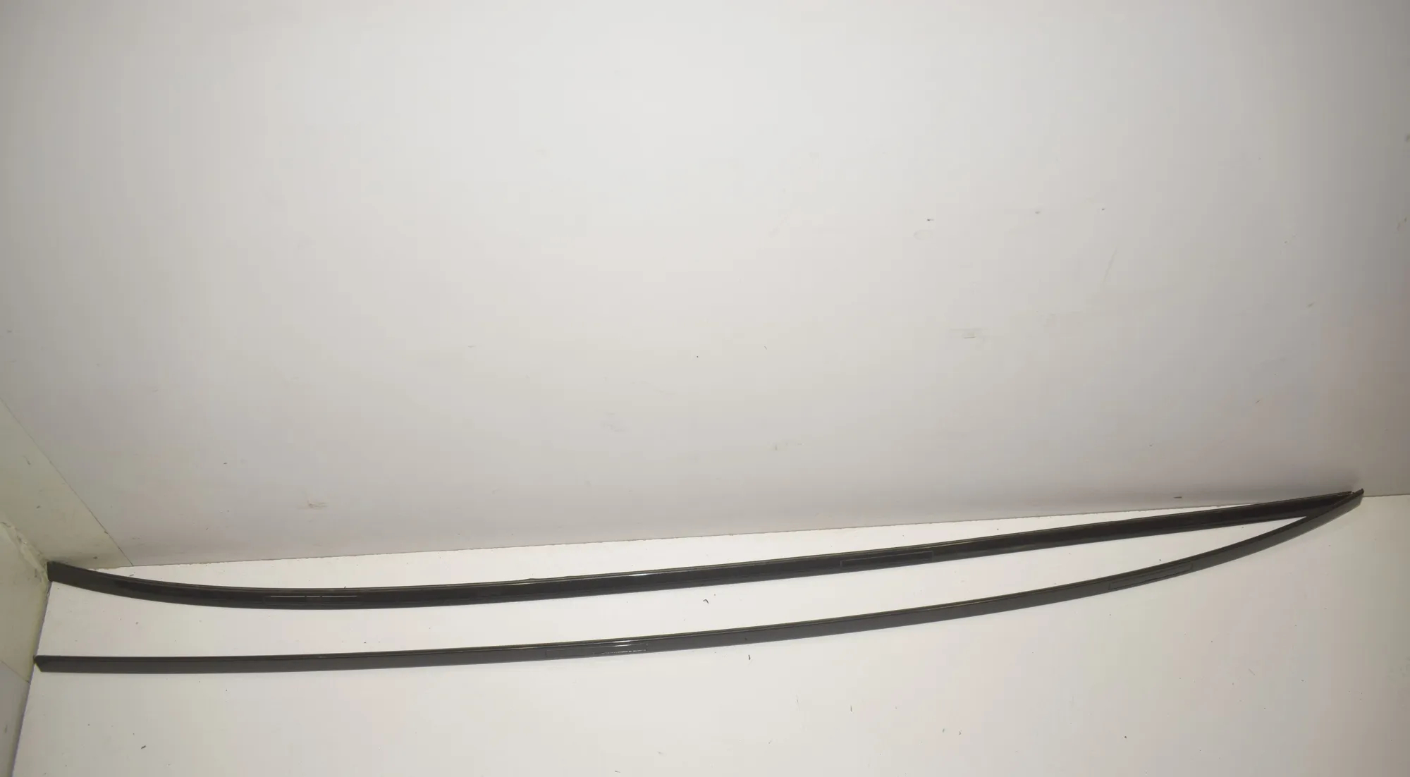 Right Side Roof Strip Trim – OEM 7932725 · BMW 1 (F40) (2019 - -) (F40)118i 2020 – 2