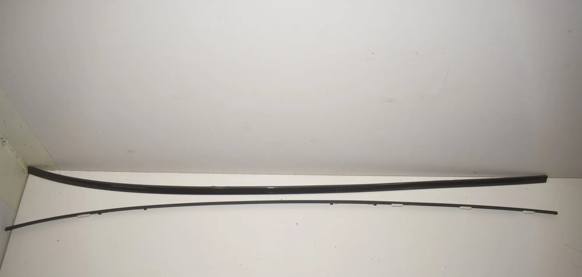 Right Side Roof Strip Trim – OEM 7932725 · BMW 1 (F40) (2019 - -) (F40)118i 2020